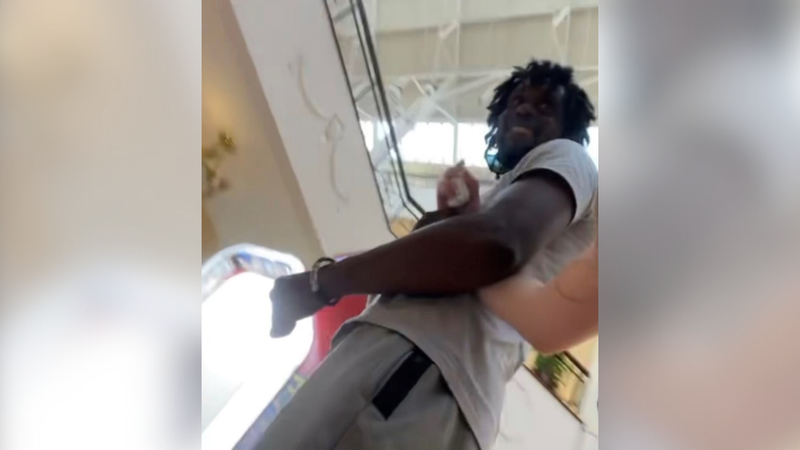 Khalilh Evans, accused of attempting to abduct a 14-year-old girl at Willow Grove Mall