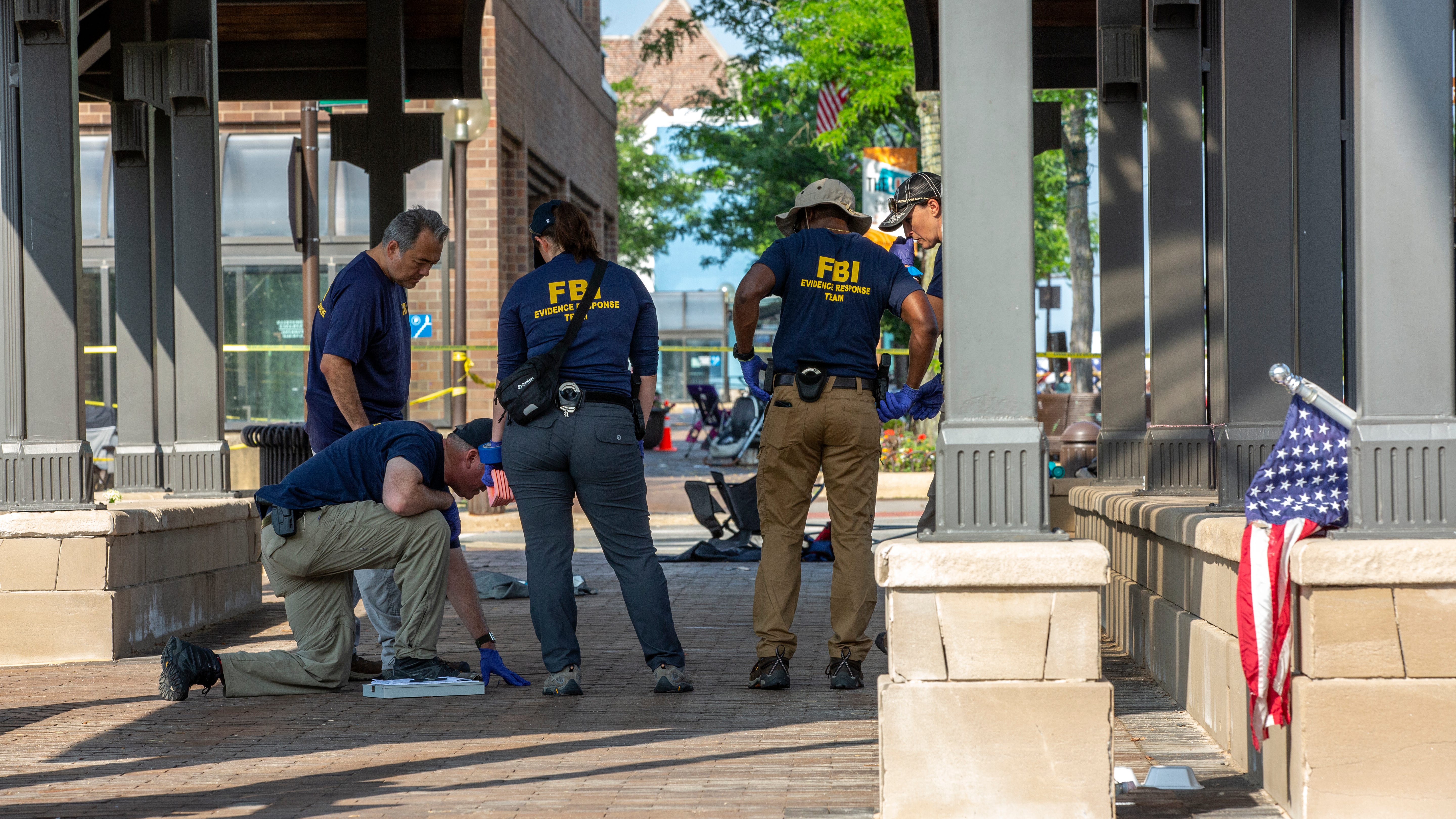 Highland Park shooting suspect dressed as a woman during attack, purchased gun legally: Lake County Sheriff's Department