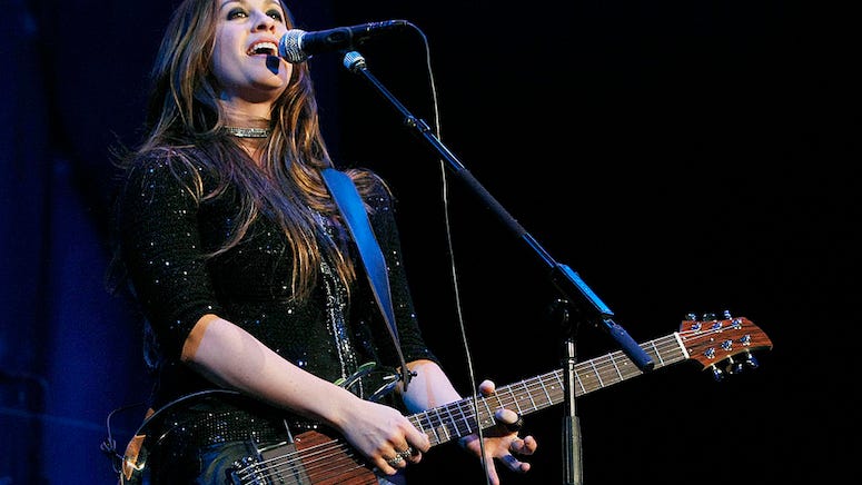 Alanis Morissette Says It’s 'Only a Matter of Time' Before Music Industry Has Its #MeToo Movement