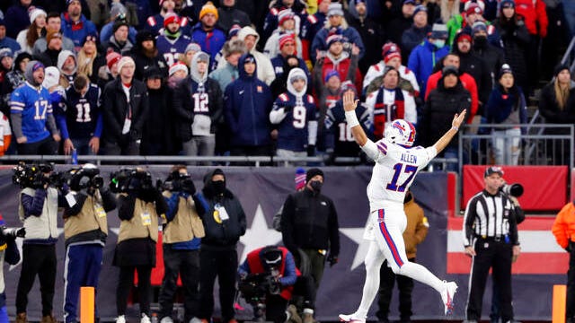 PHOTOS: Bills pounce on Patriots 33-21 and take AFC East lead