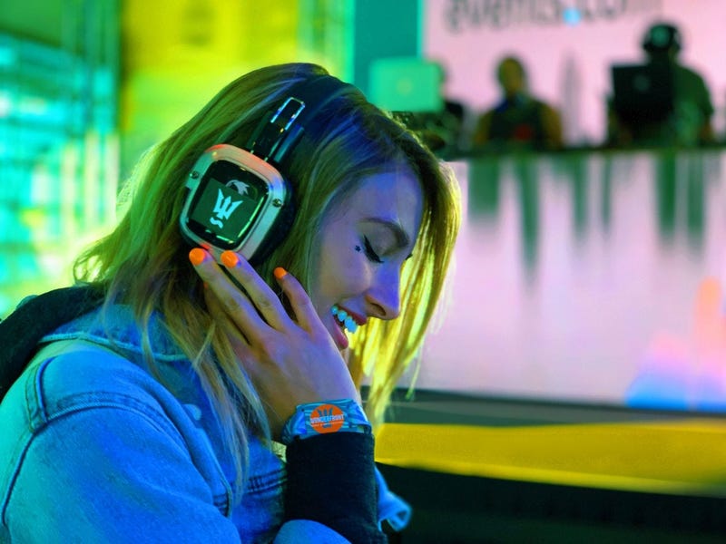 Alyssa_Wonderfront_SilentDisco