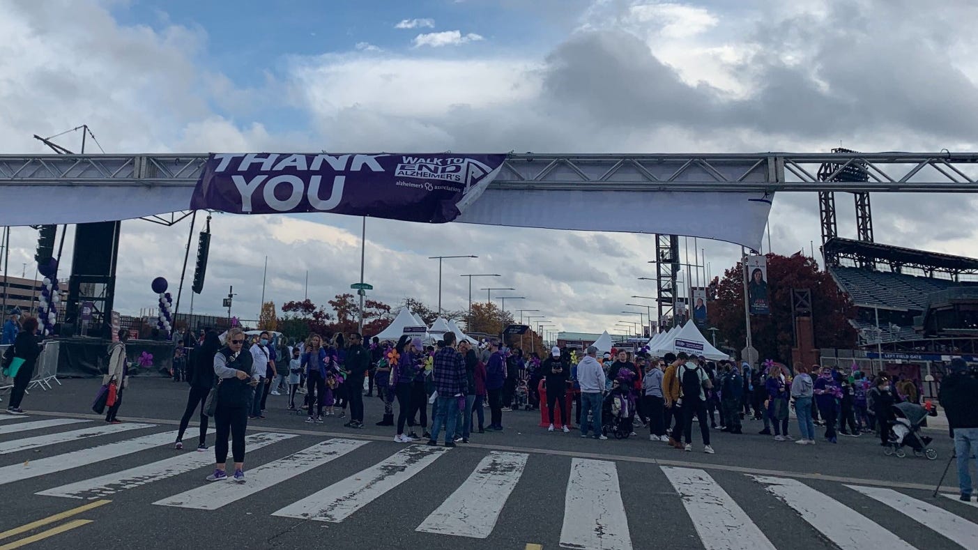 Alzheimer's fundraising walk draws thousands to South Philly