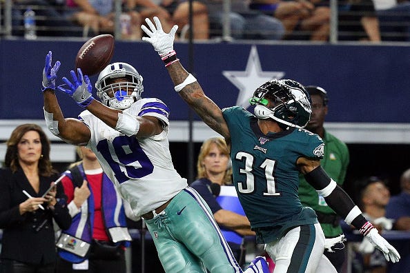 Amari Cooper lays out for a catch against the Eagles.