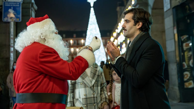 Tamar Novas as Raúl in 'A mil kilometros de la navidad'
