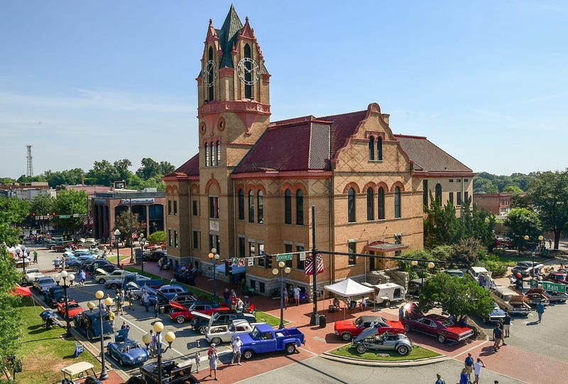 Anderson County Historic Courthouse - Ken Ruinard, Imagn