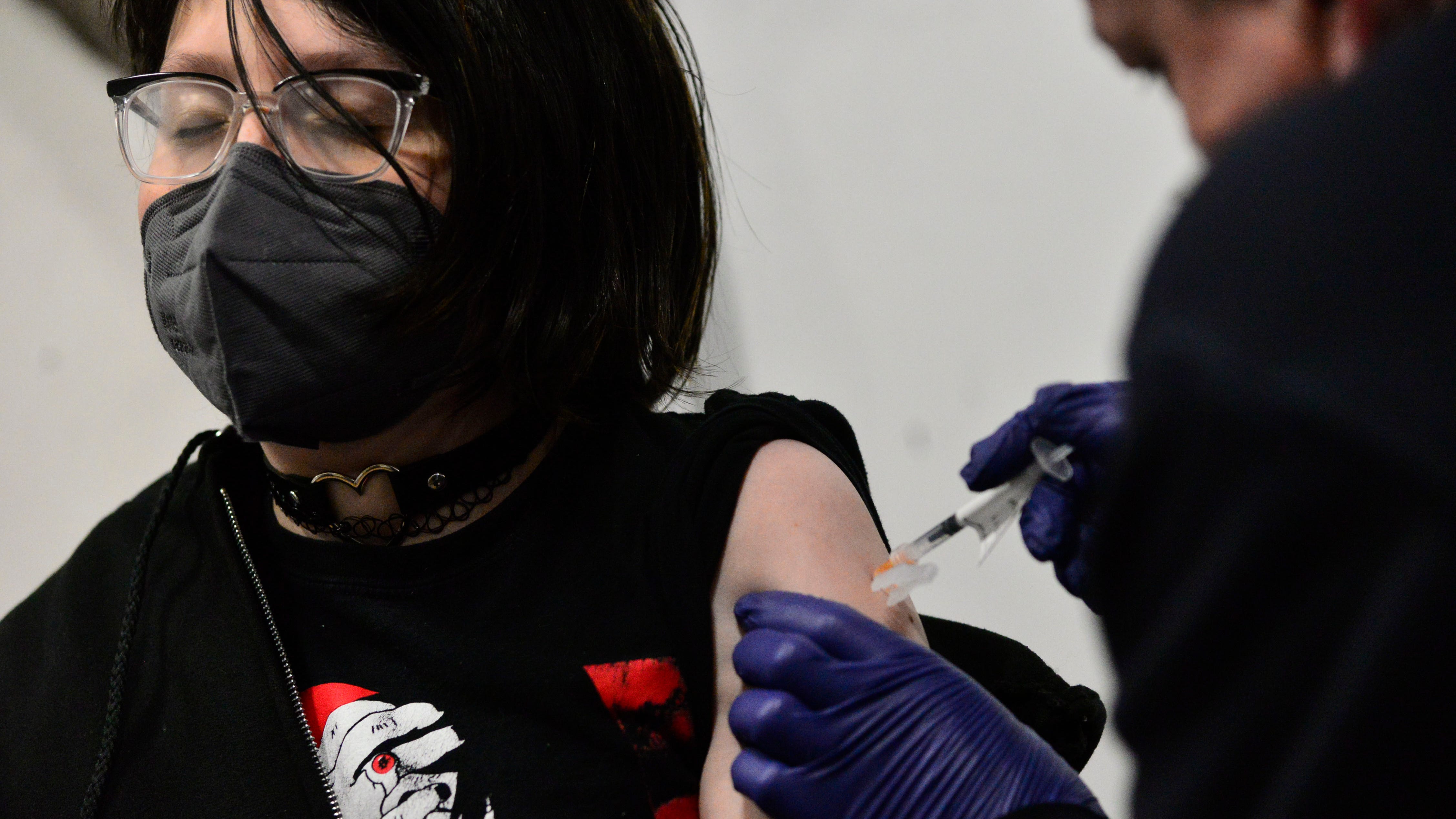 COVID-19 vaccine booster drive is faltering in the US