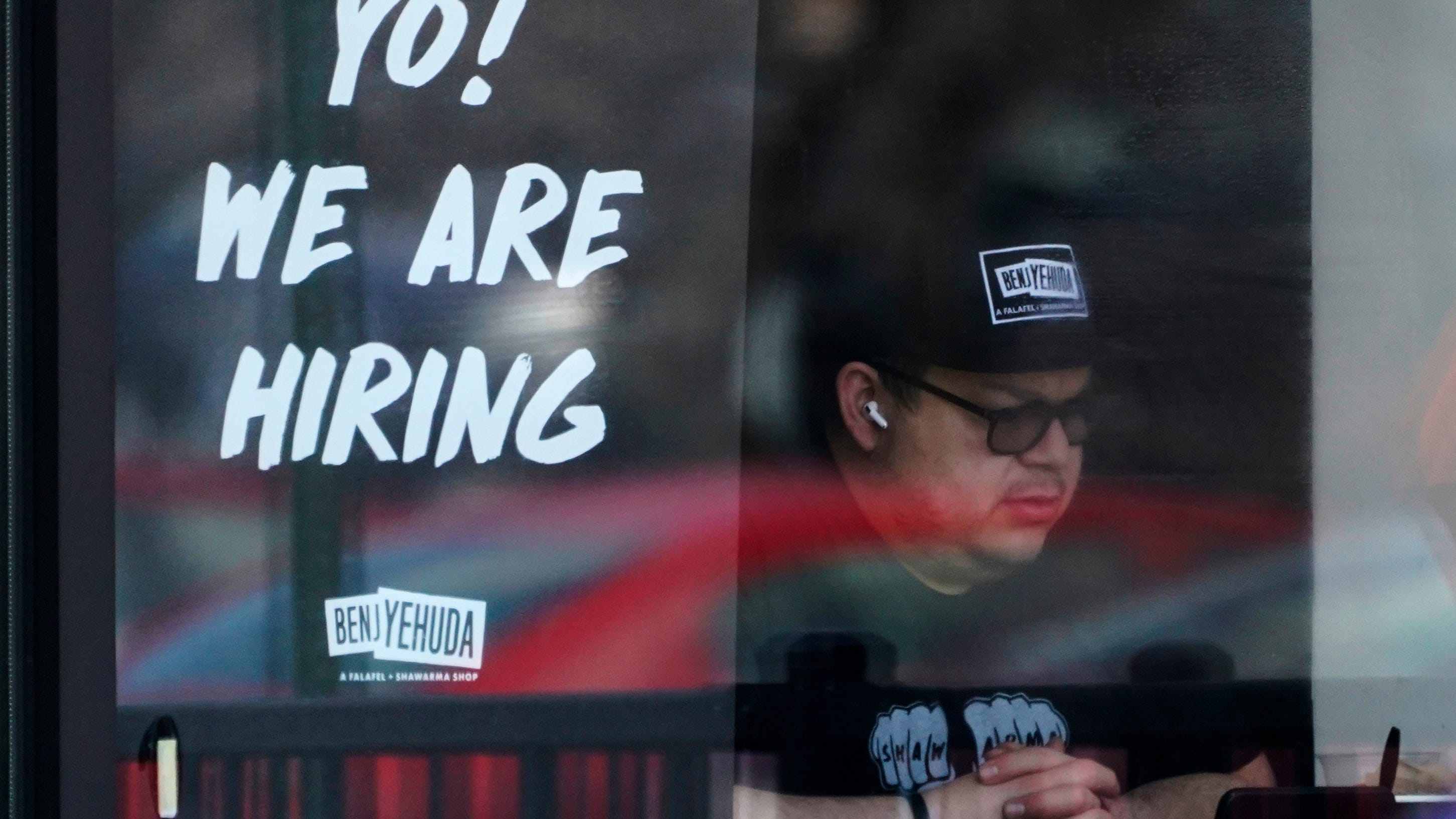 U.S. jobless claims rise to 235k, most in nearly six months