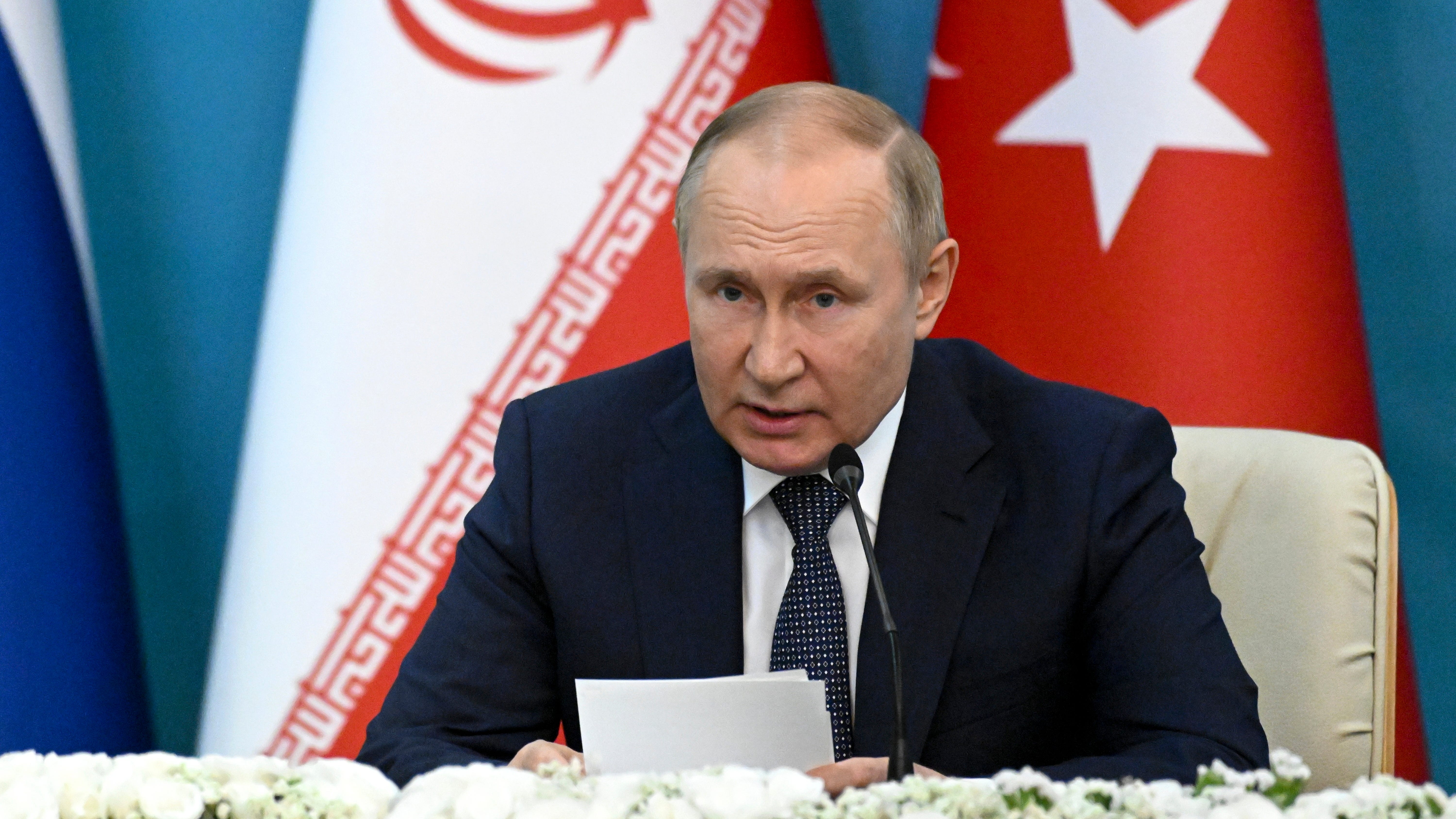 Putin warns EU that gas supplies could keep dwindling