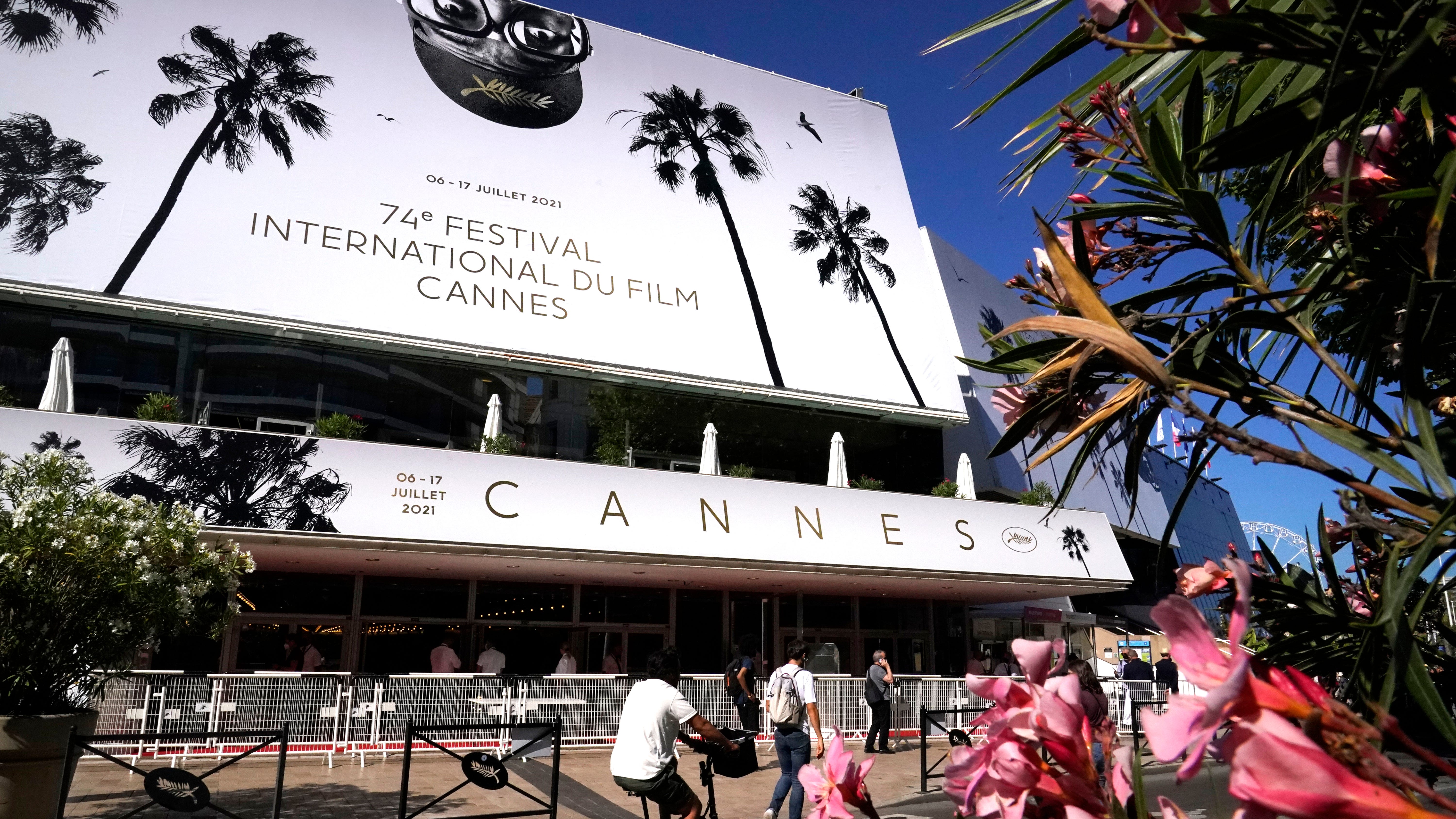 Cannes reawakens, pins hopes on film festival's return