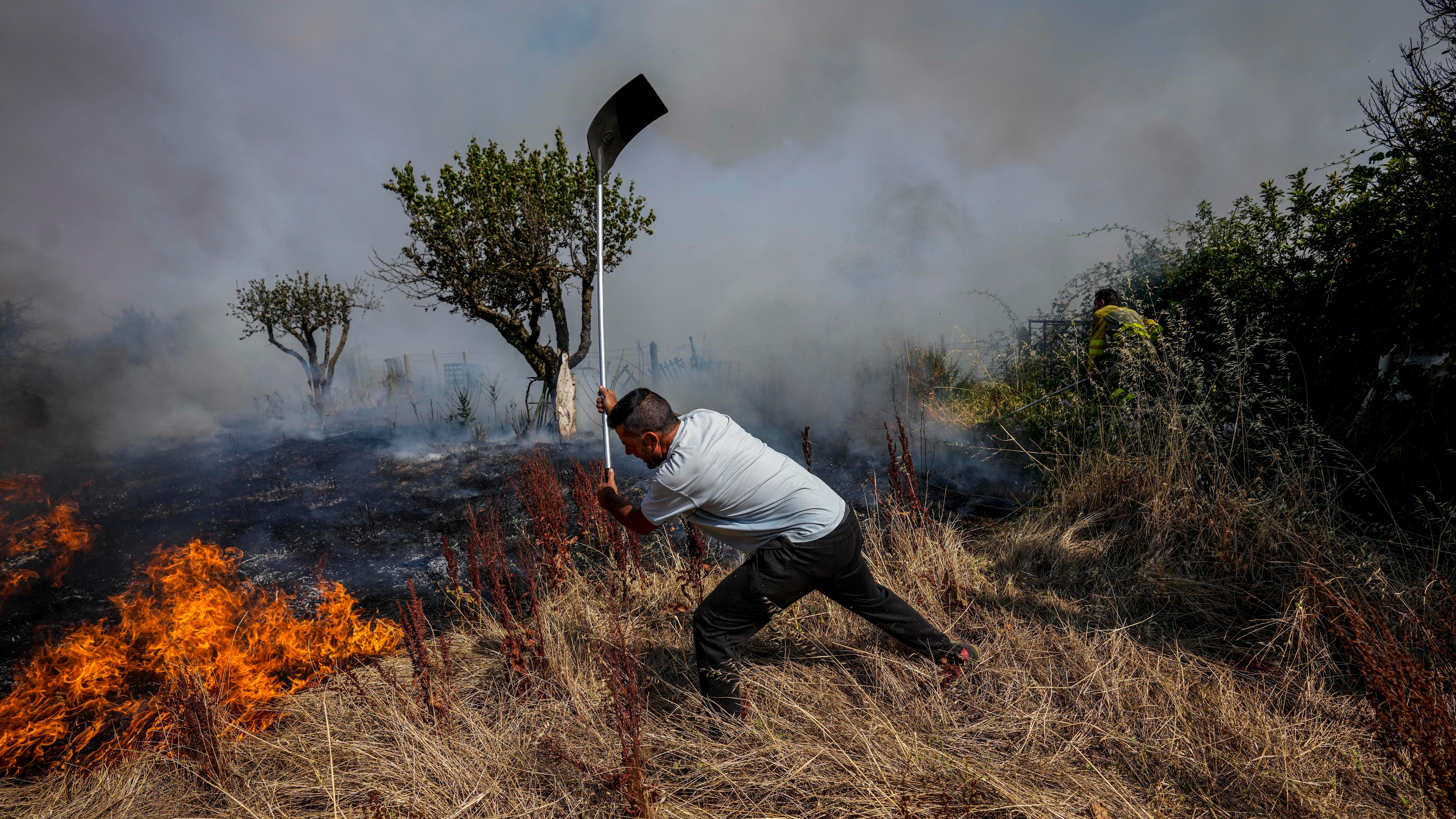 EXPLAINER: What's behind Europe's spate of deadly wildfires?