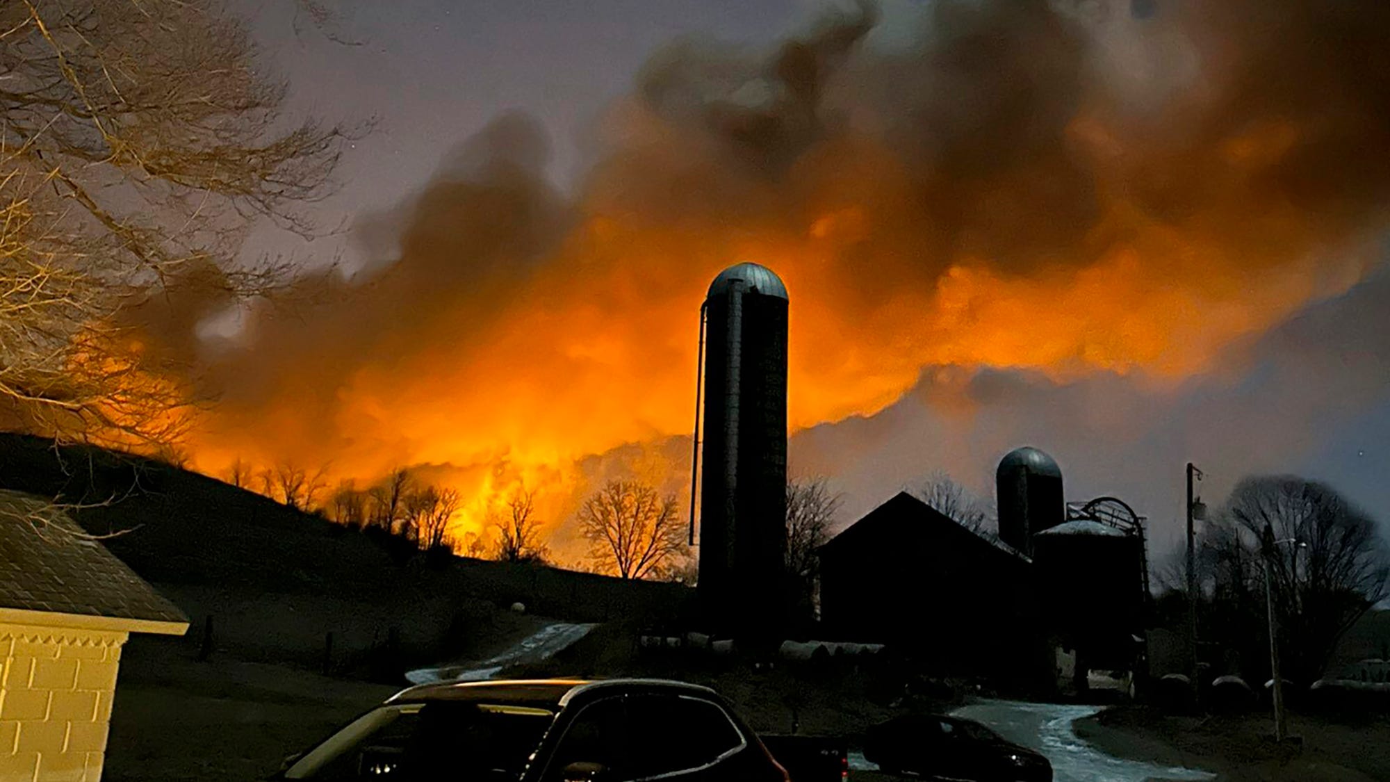 50-car train derailment causes big fire, evacuations in Ohio