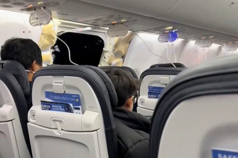 APTOPIX Oregon Emergency Landing
