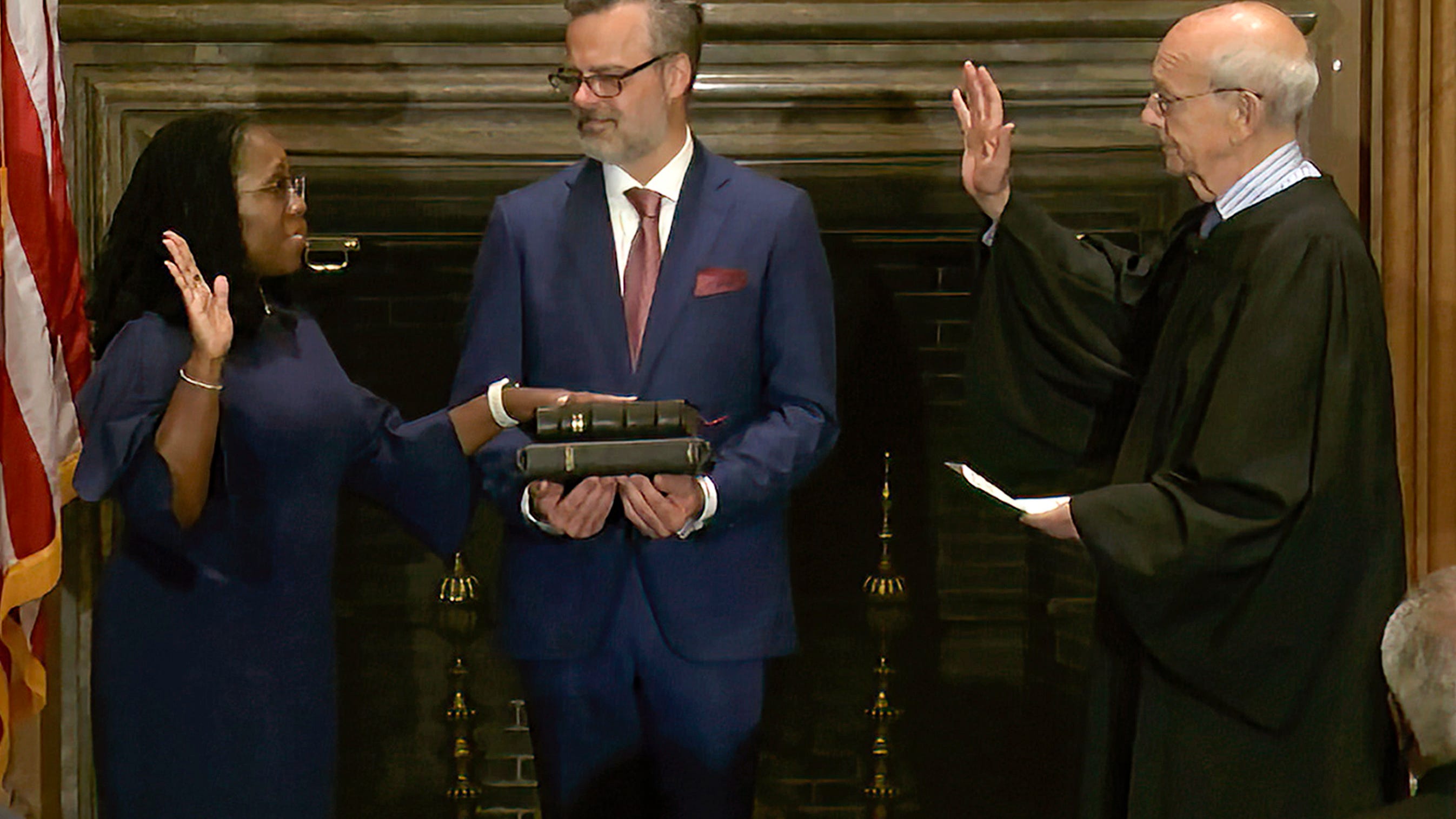 Supreme Court Justice Breyer has options as a retiree