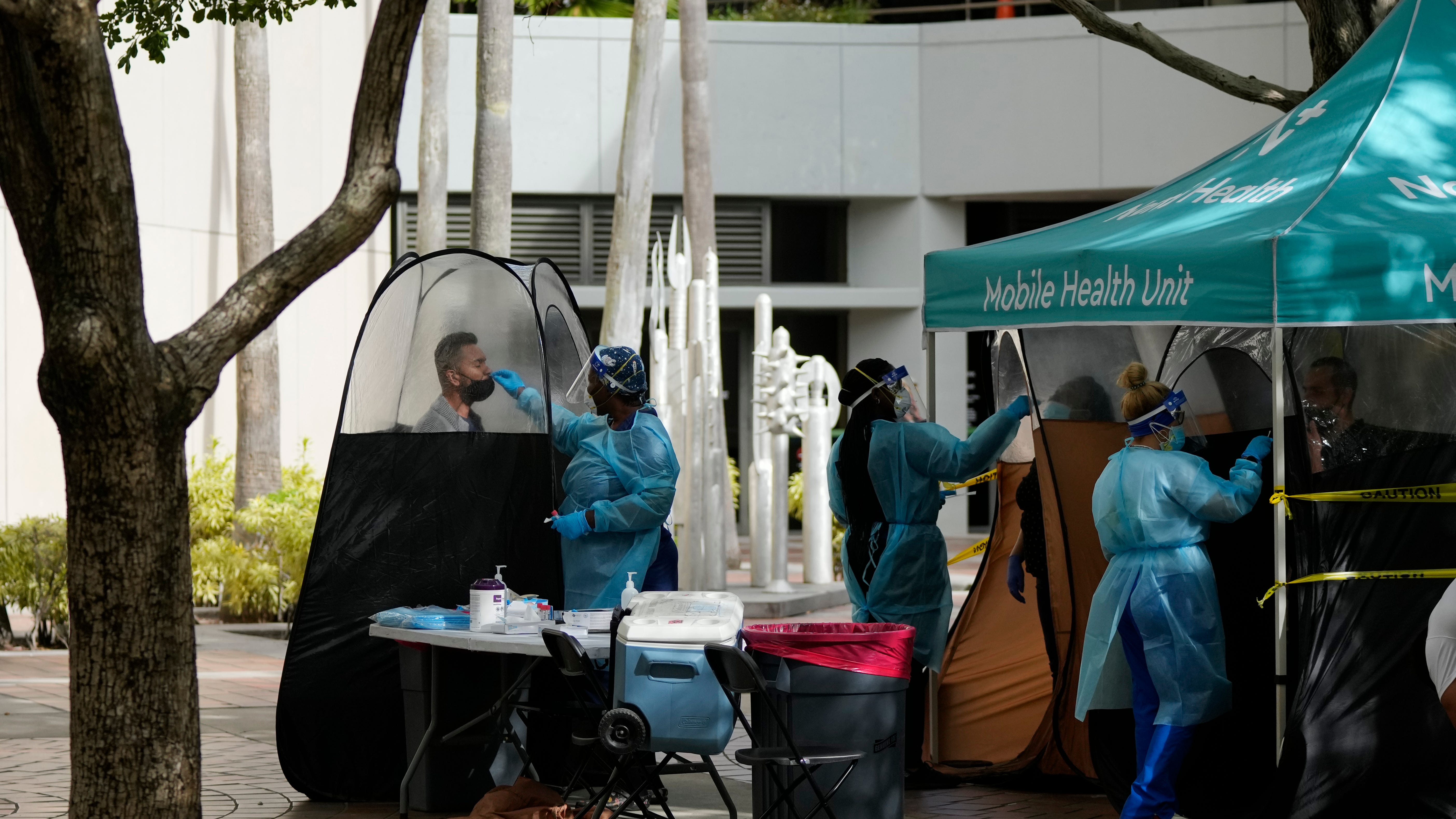 New COVID-19 cases in US soar to highest levels on record
