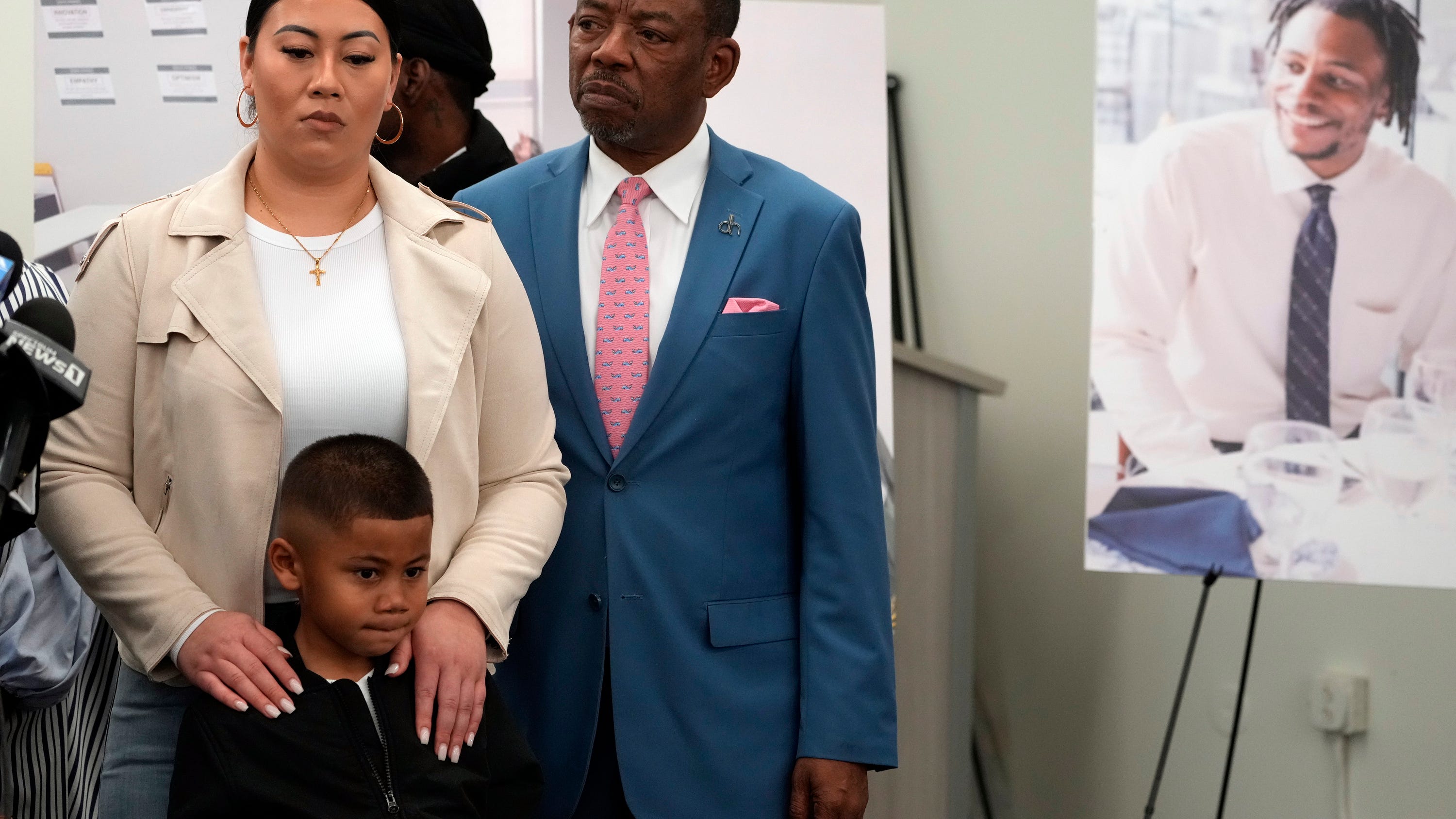 Son seeks $50M from LA for dad's death from stun gun zaps