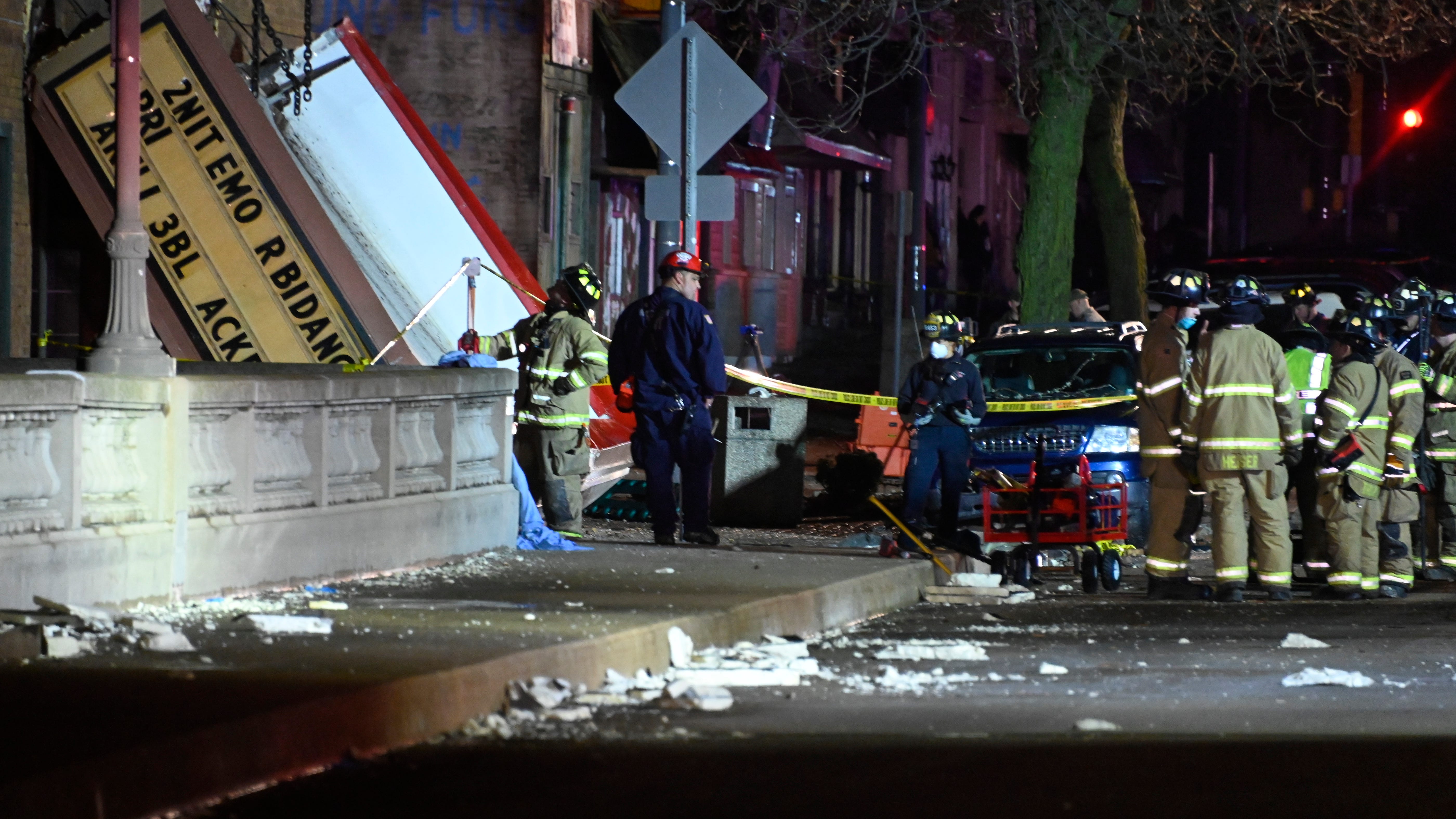 Storms strike Arkansas, Illinois, Indiana; 7 reported dead