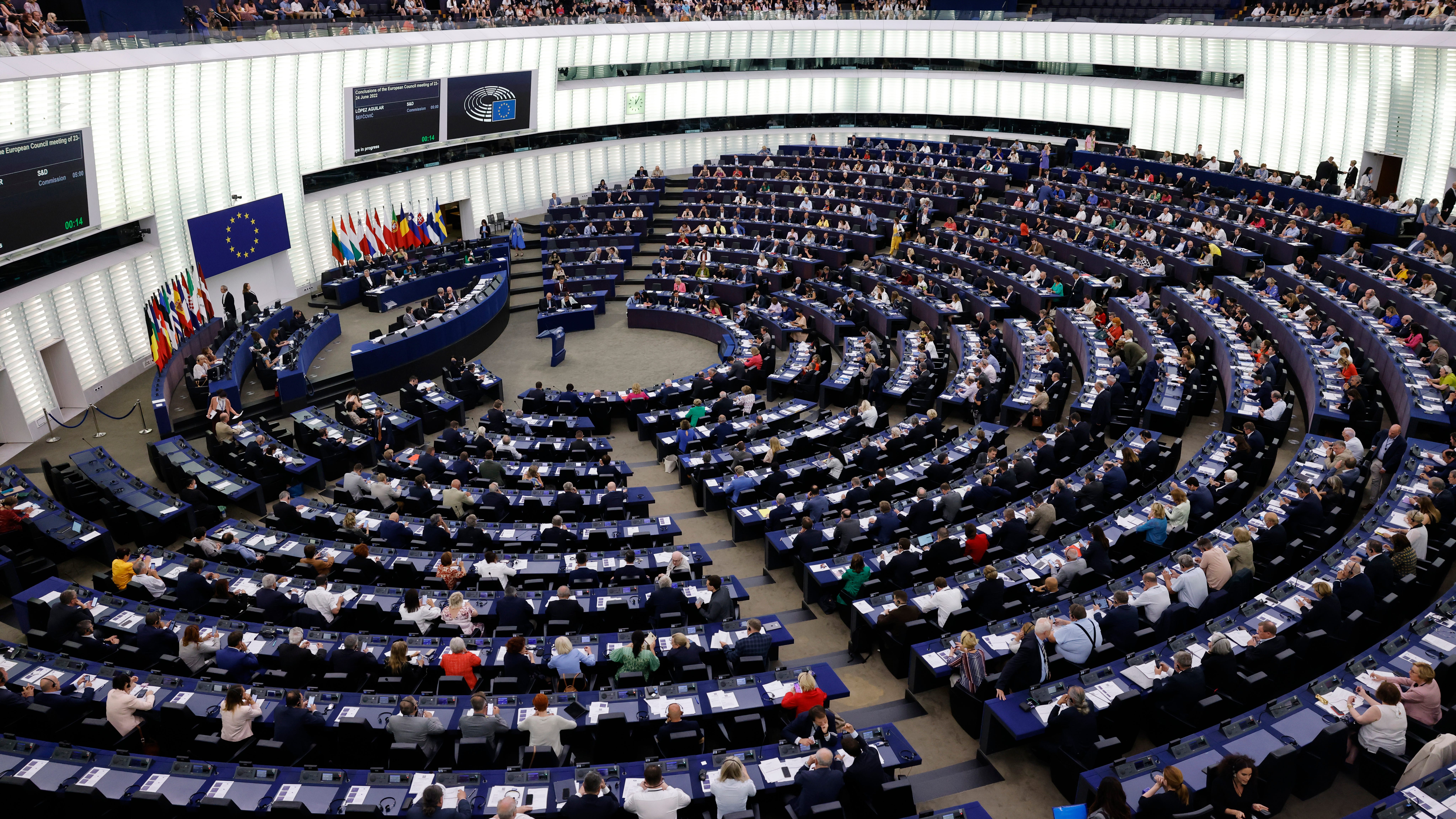 EU lawmakers back gas, nuclear energy as sustainable