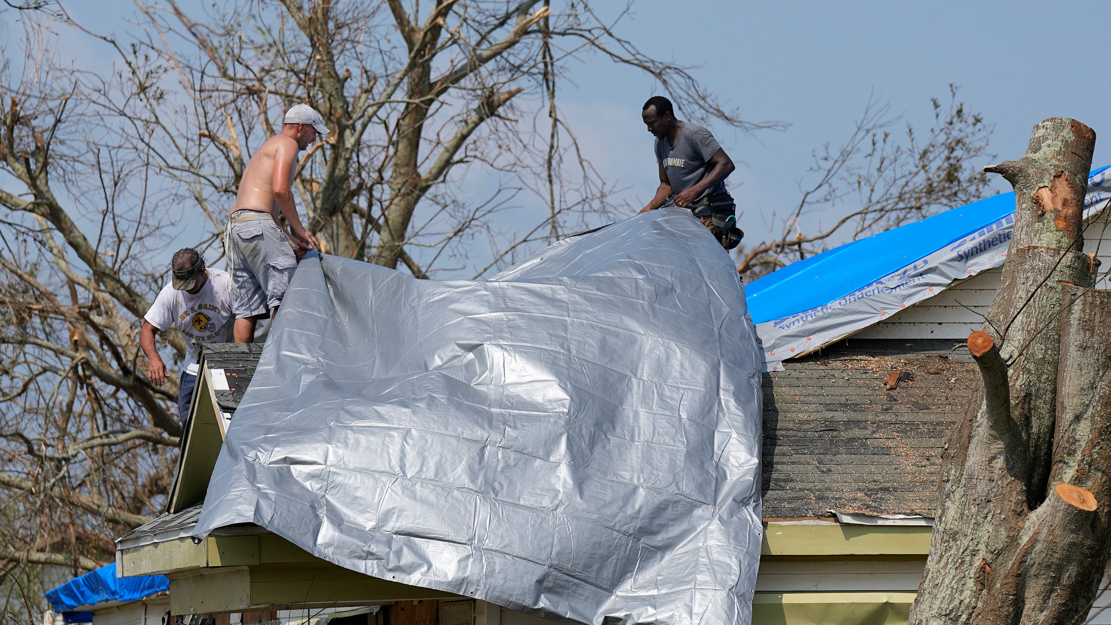Nicholas crawls into Louisiana from Texas, dumping rain