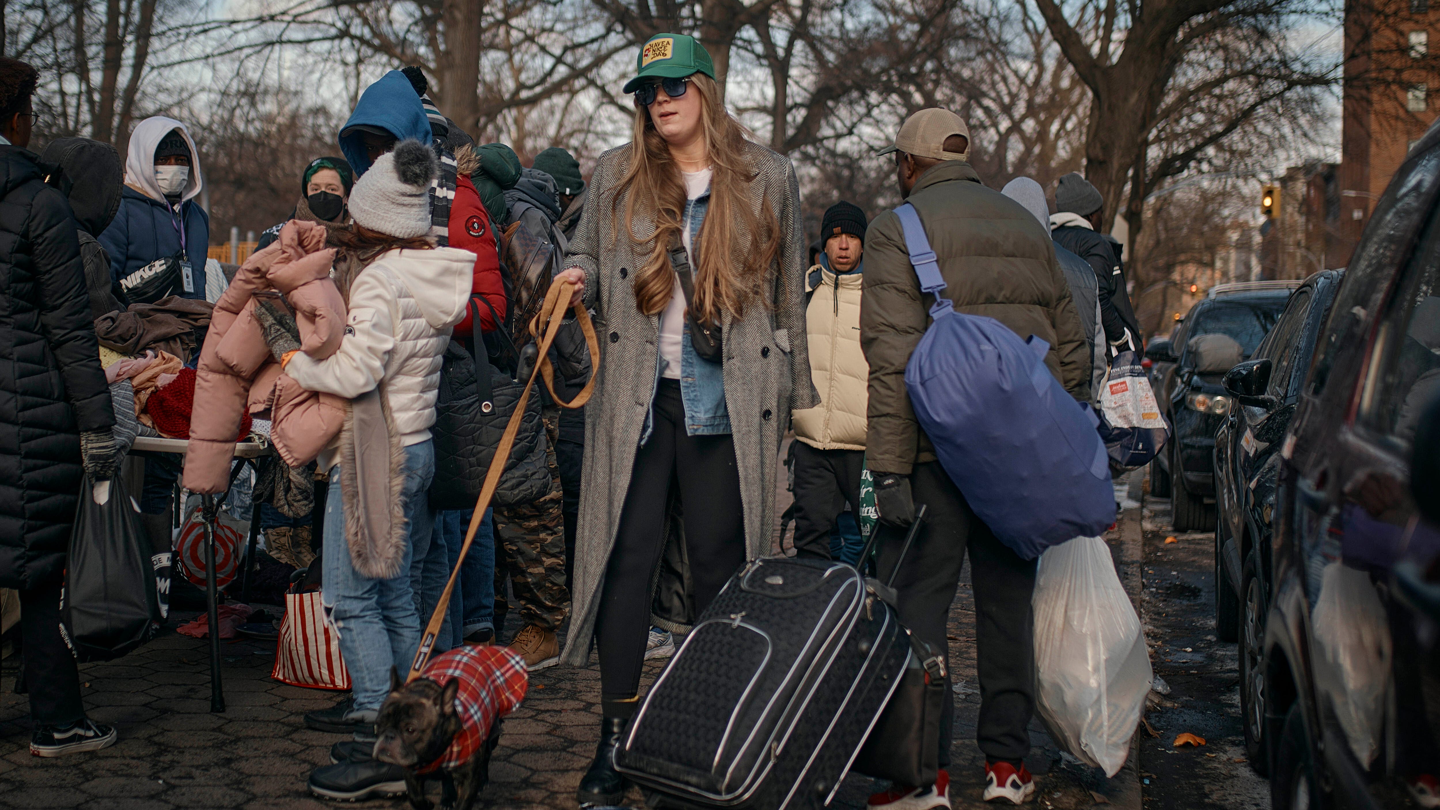 NY impone toque de queda en más albergues para migrantes tras últimos incidentes violentos