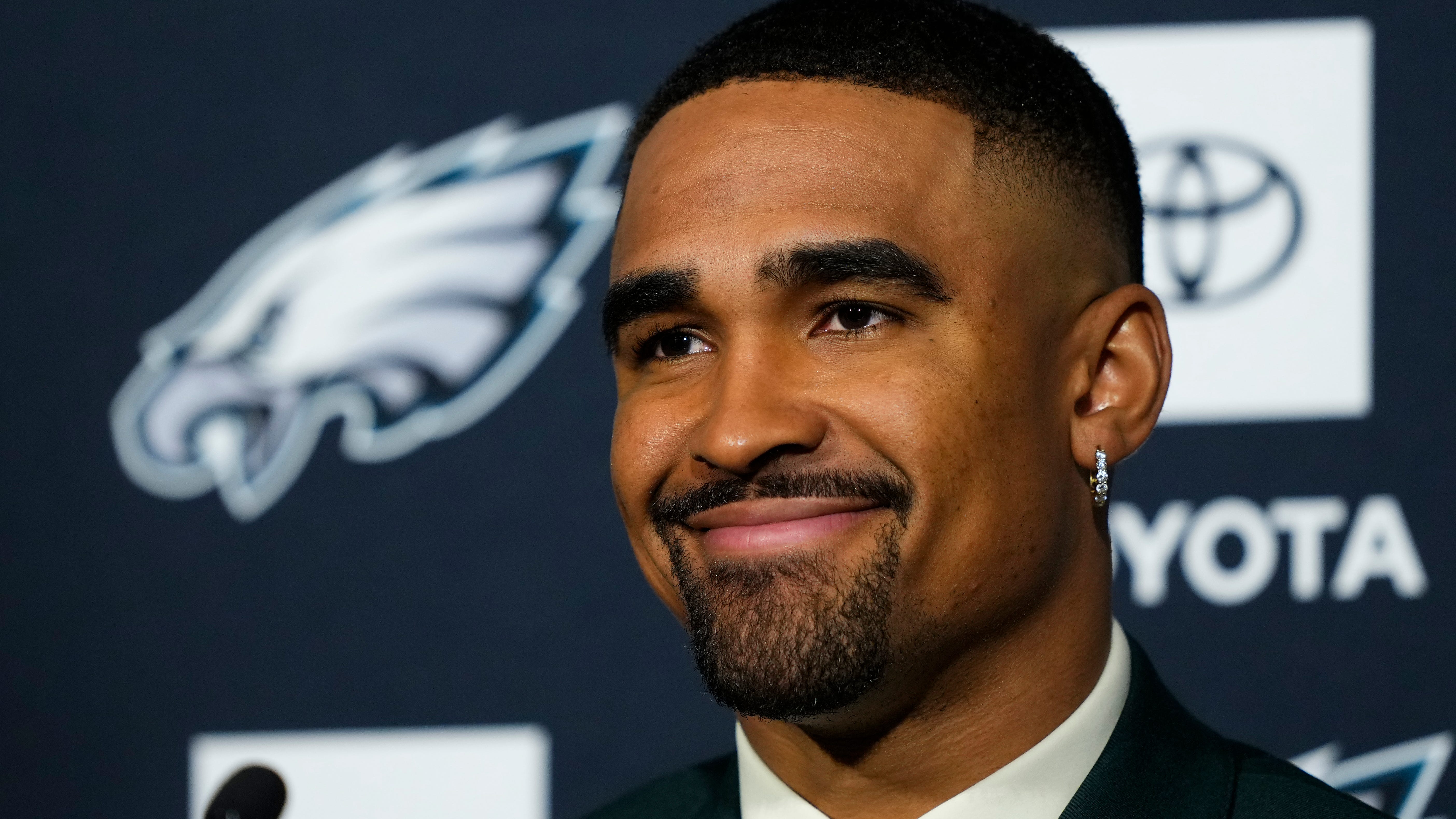 Eagles' Hurts says big-money deal won't change his mentality