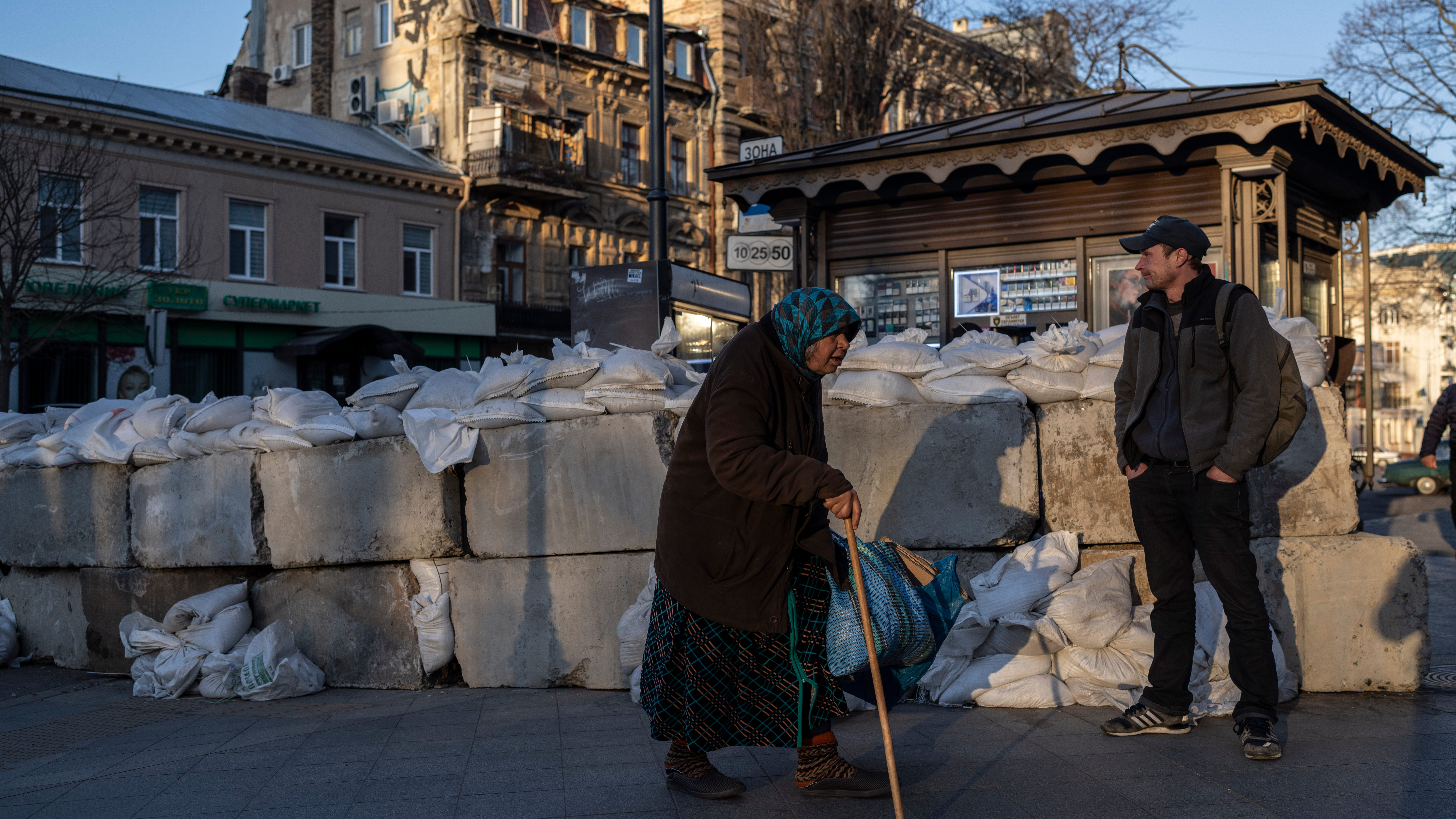 Ukraine thwarts Russian advances; fight rages for Mariupol