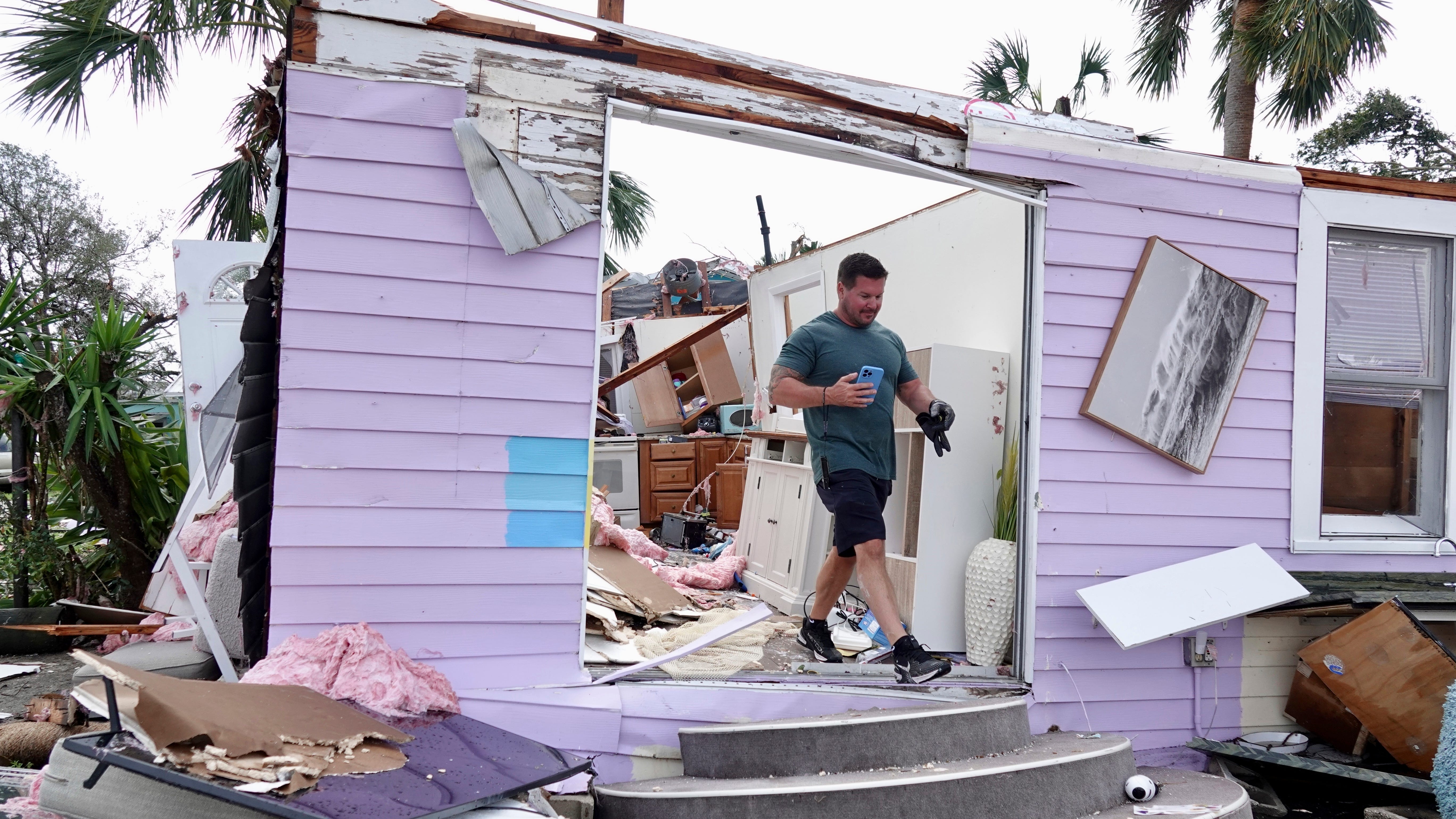 Tornado flips cars, damages homes in coastal Florida city