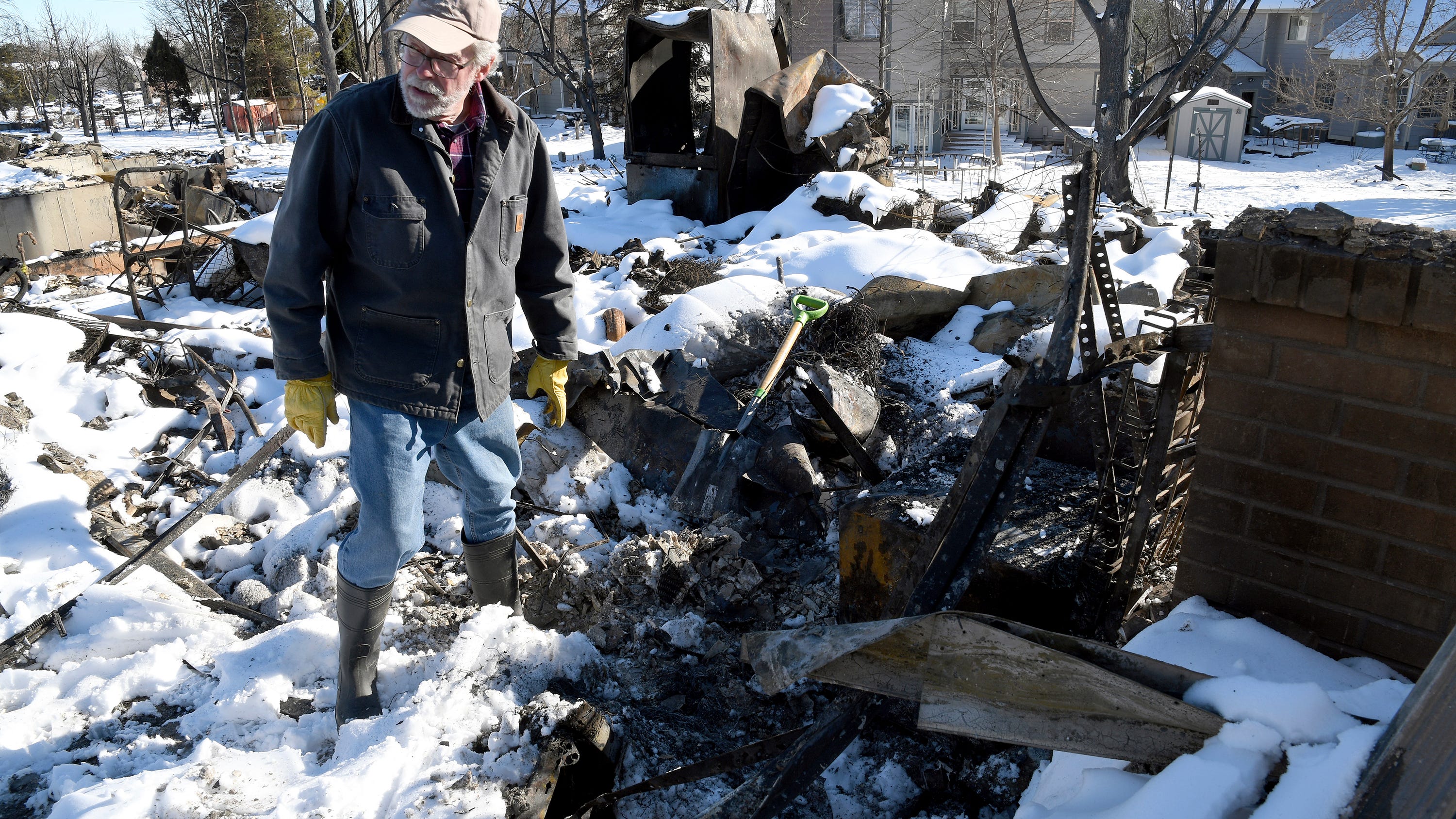 Pandemic adds time, cost to rebuild after Colo. wildfire