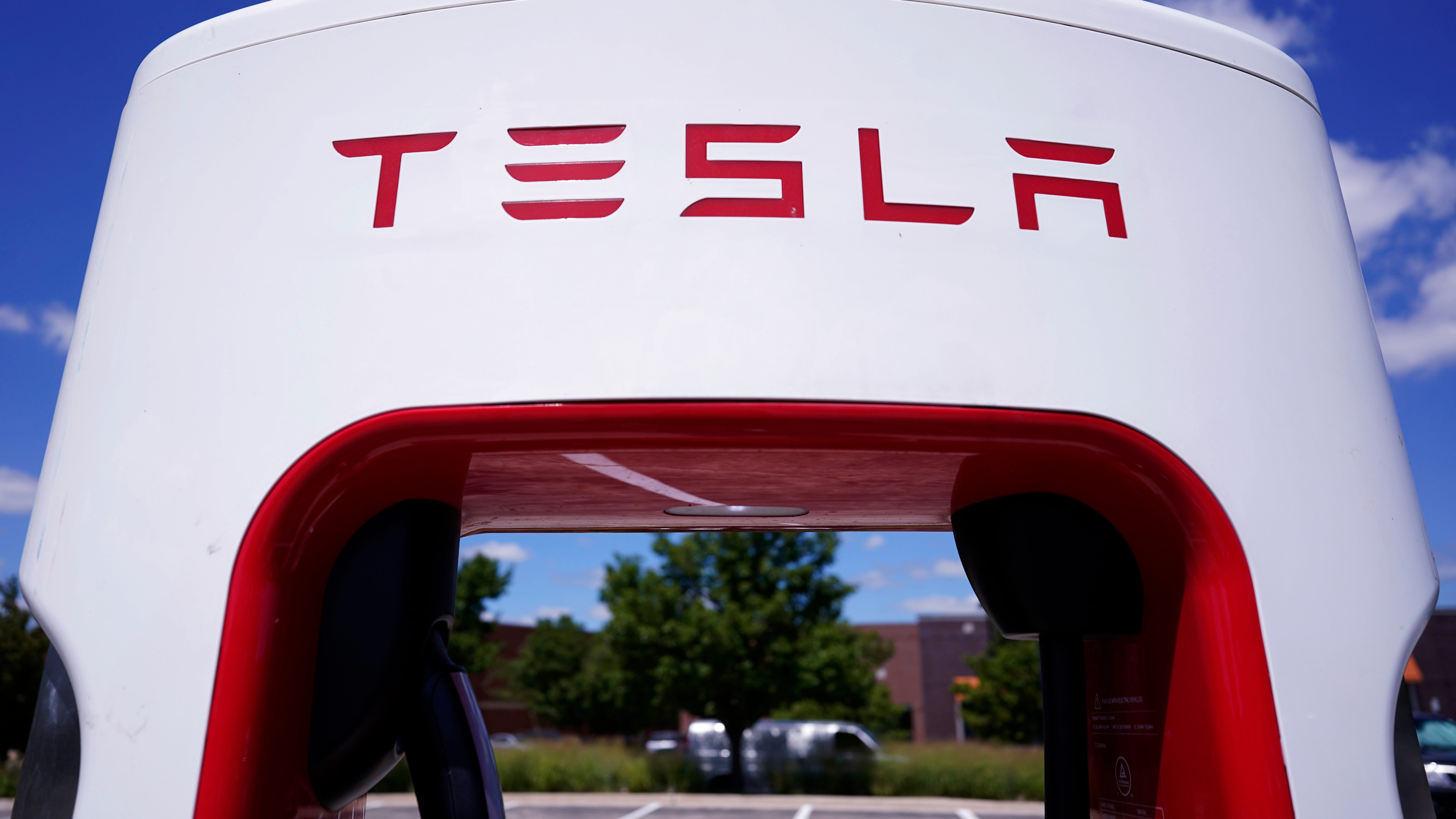 Tesla hopes new investors go for the ride after stock split