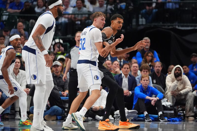 Spurs Mavericks Basketball