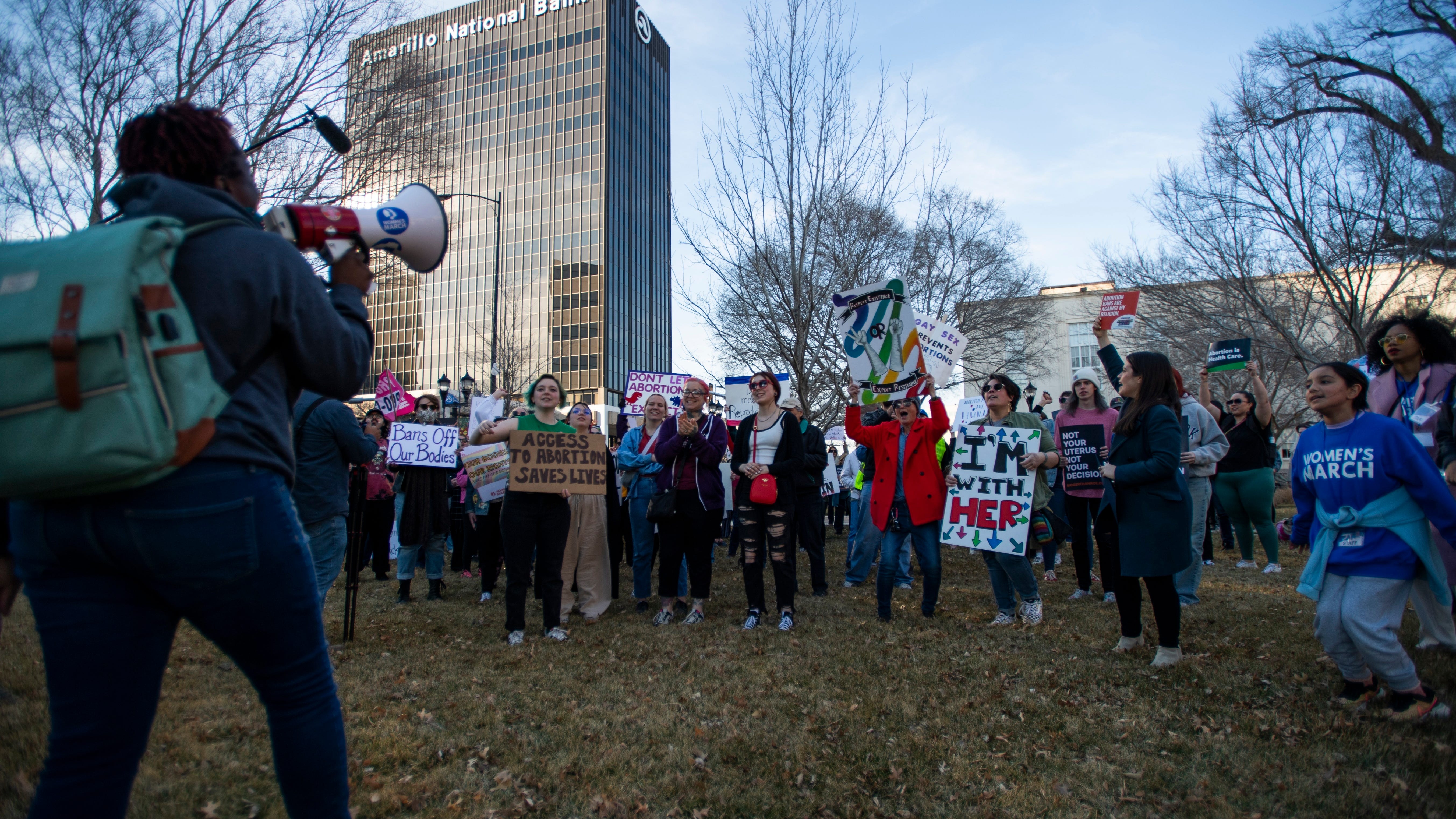 White House braces for ruling on abortion pill's fate