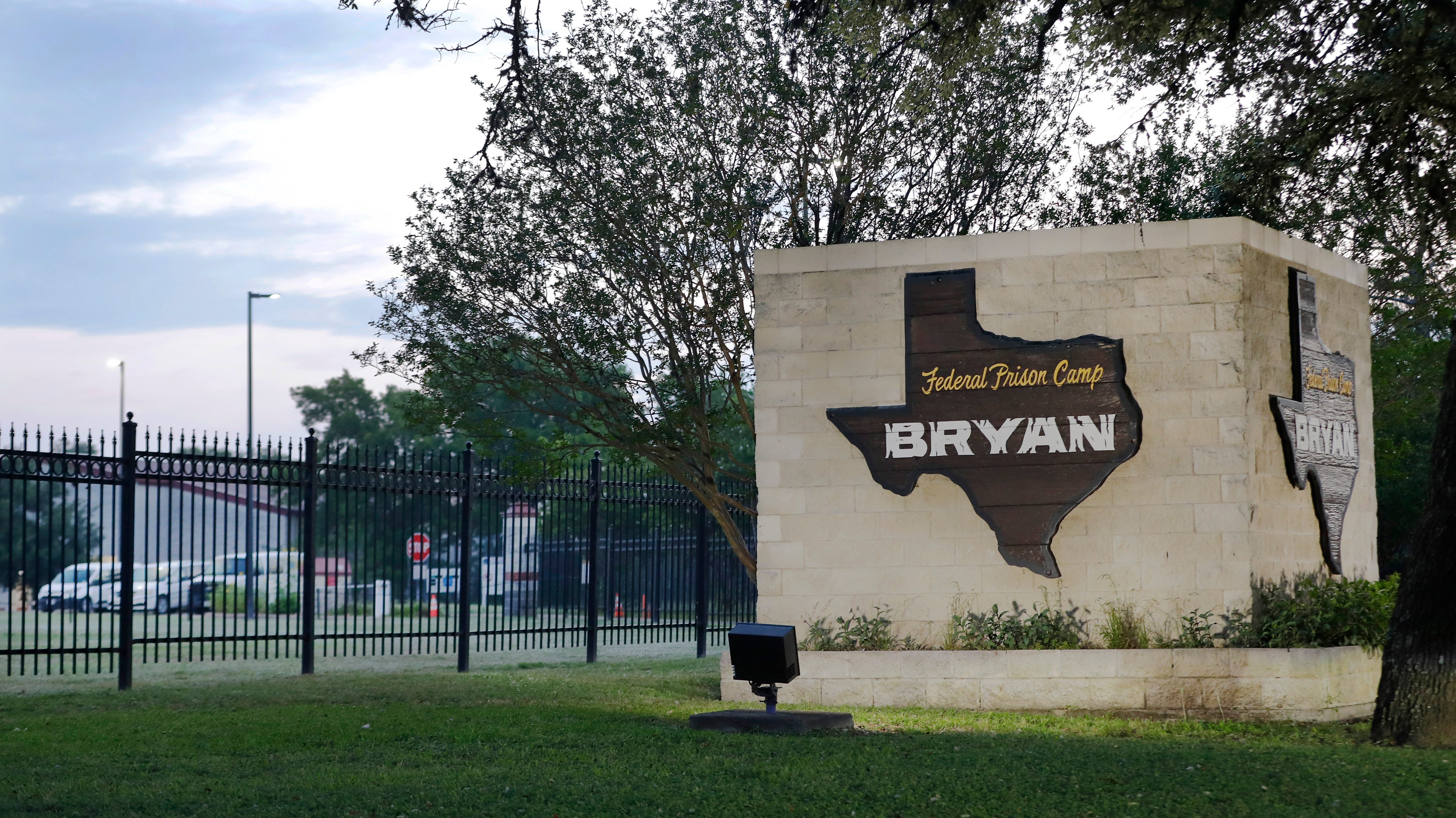 What's to know about the Texas prison where Elizabeth Holmes is starting her 11-year sentence?