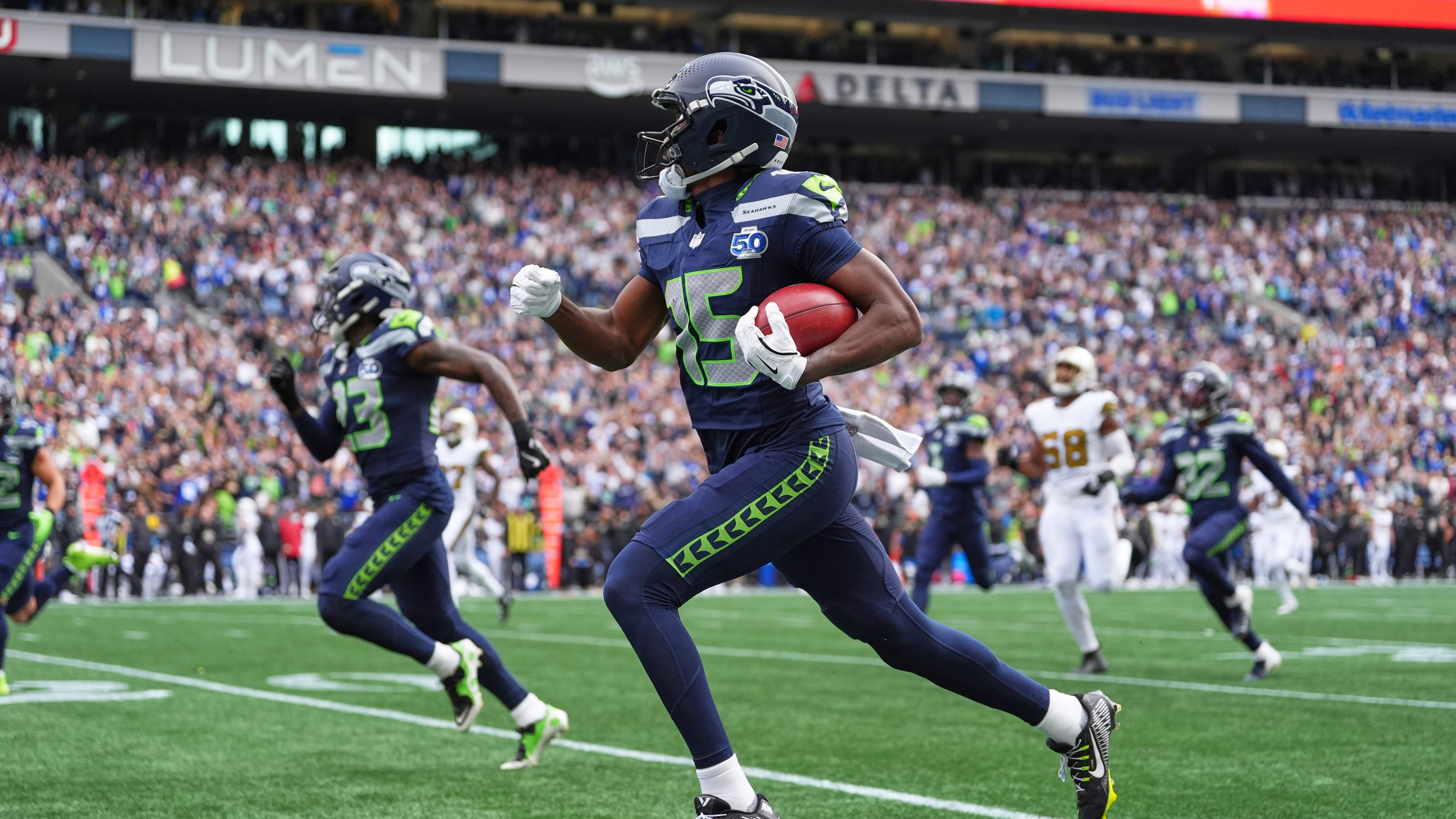 Seahawks dominate in all facets, blow out Saints 44-13