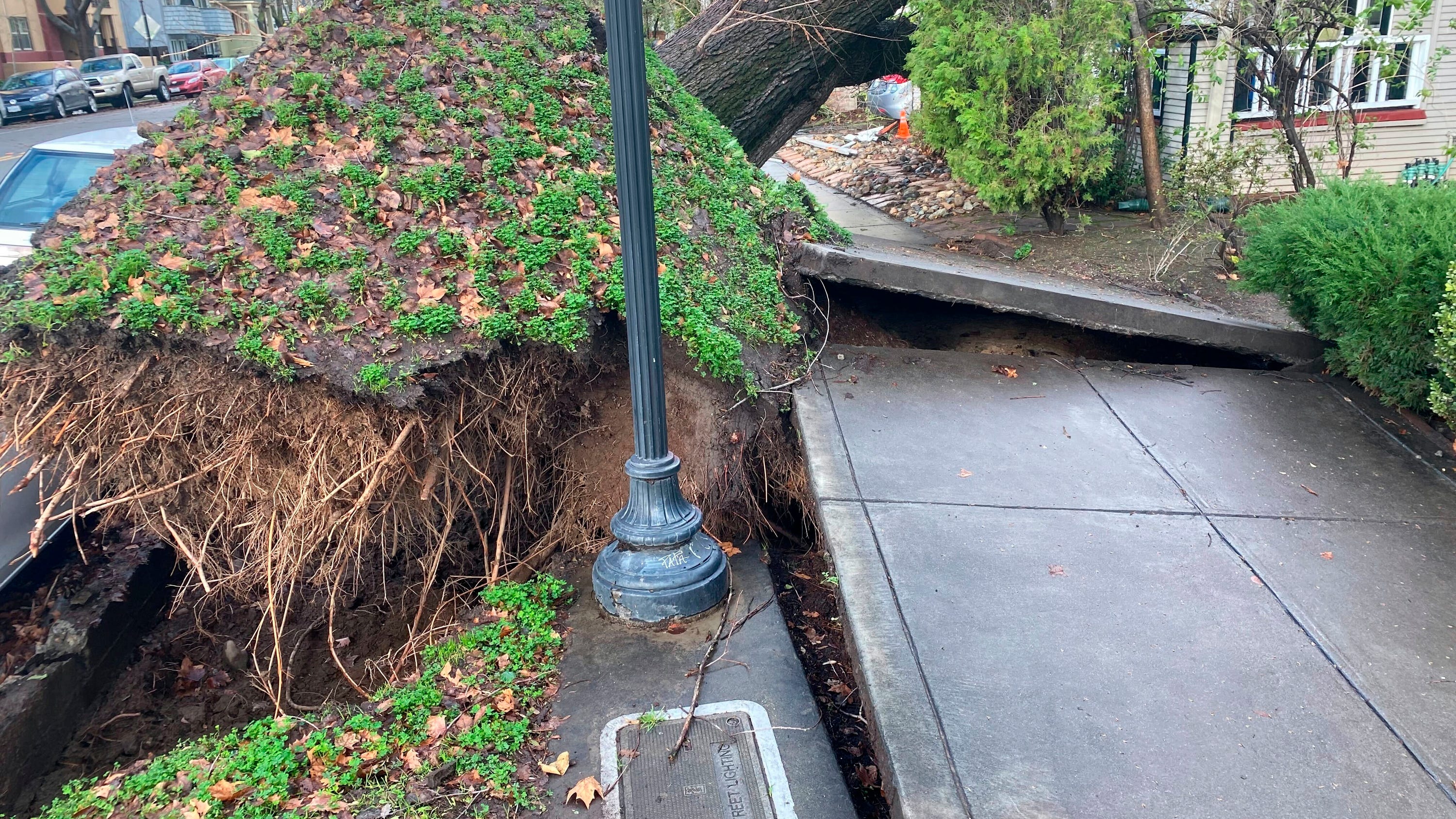 California hit by more storms, braces for potential floods