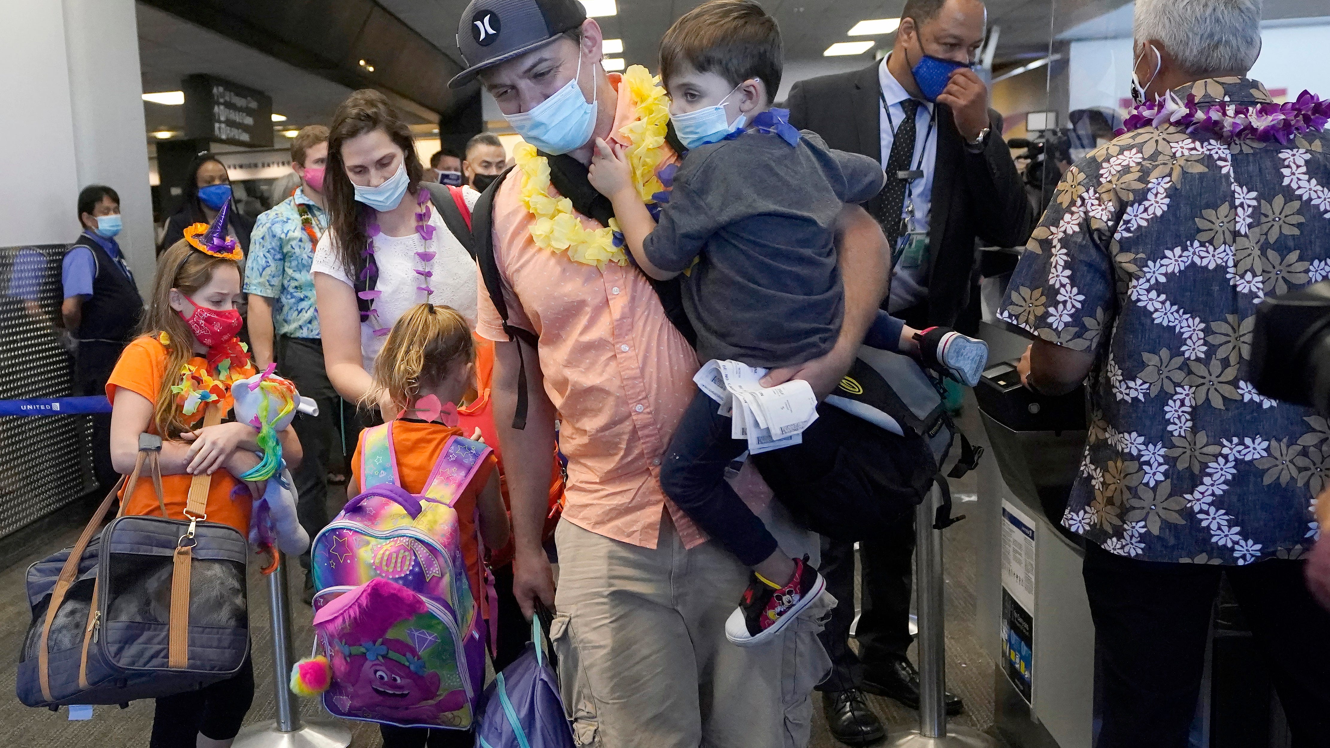 In 'junk fee' fight, US details airline family seating rules
