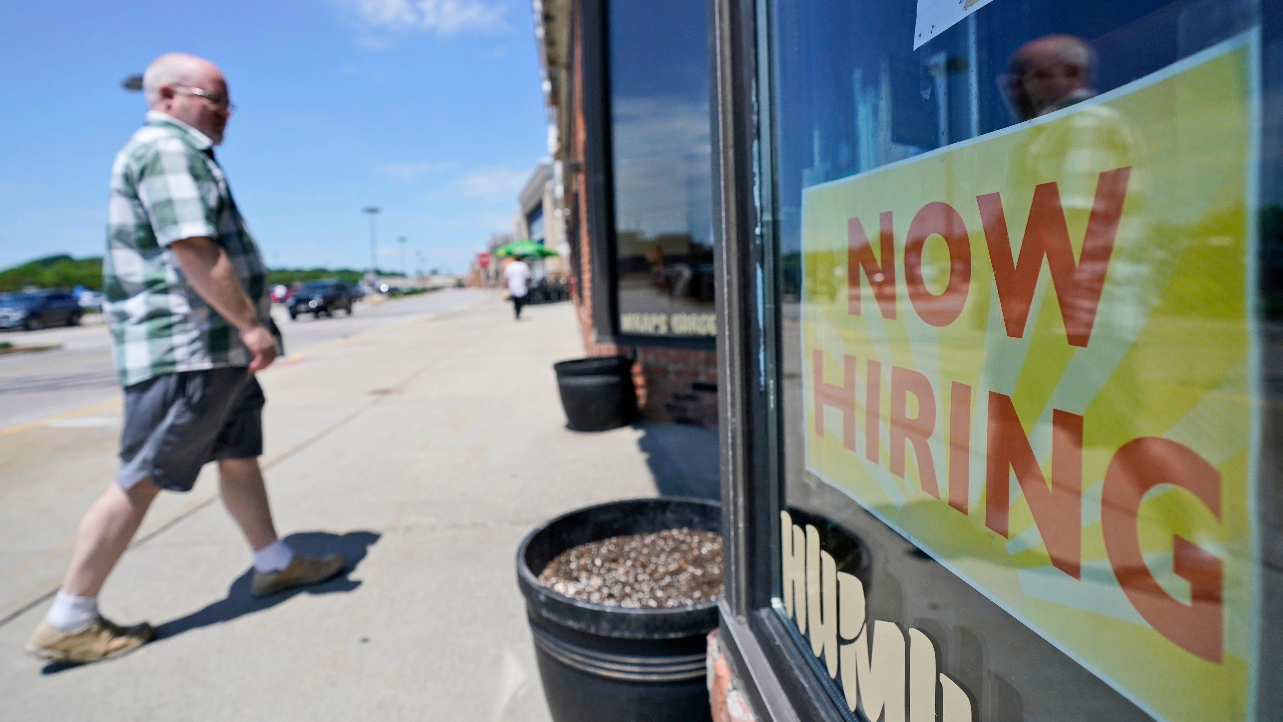 US businesses struggle to fill jobs even as hiring picks up