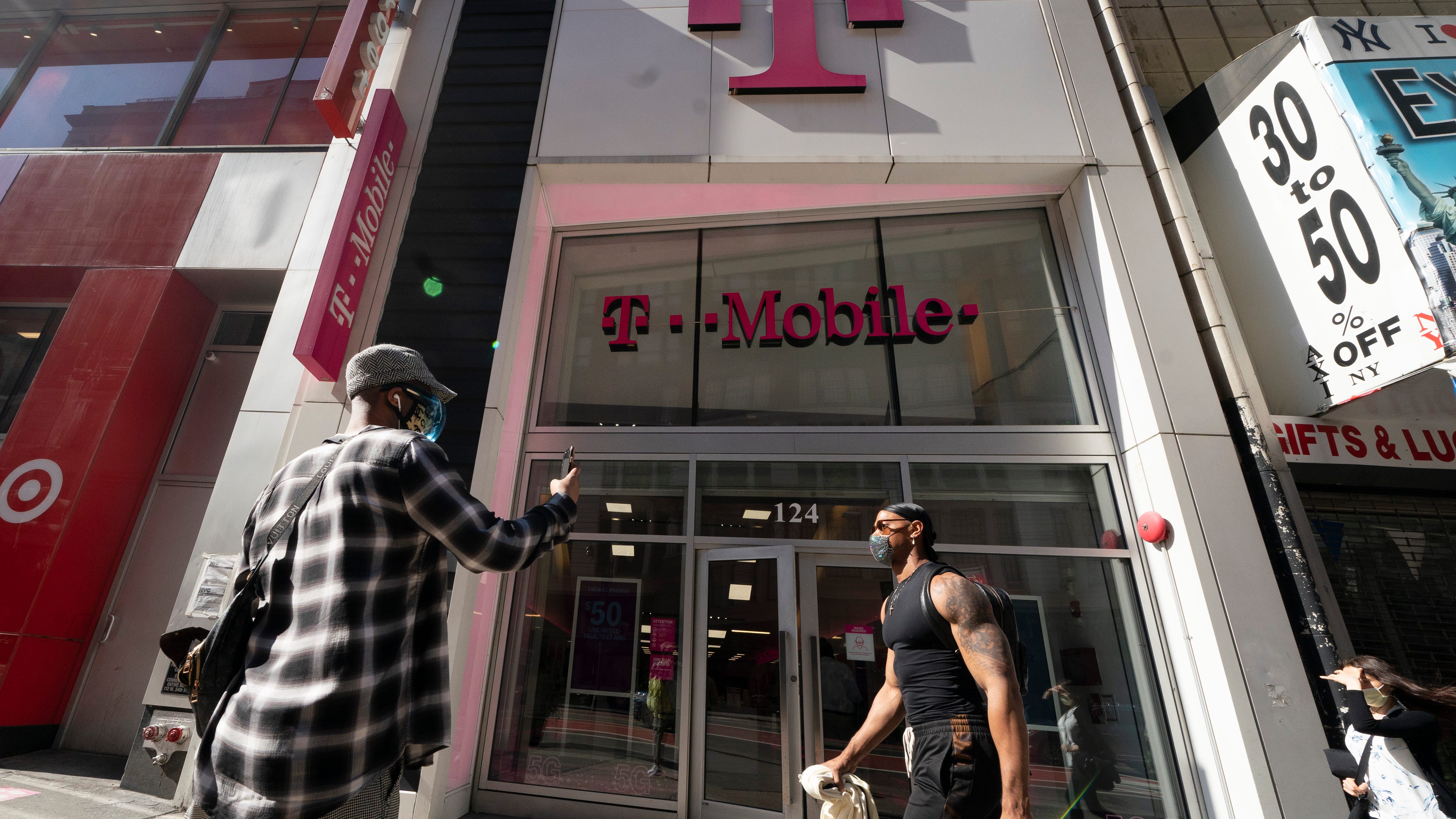 T-Mobile to pay $20M after outage led to failed 911 calls