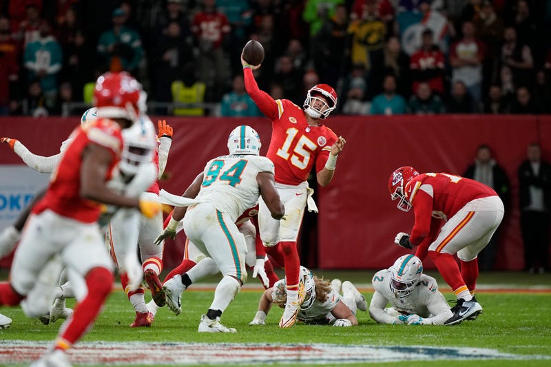 Dolphins Chiefs Football