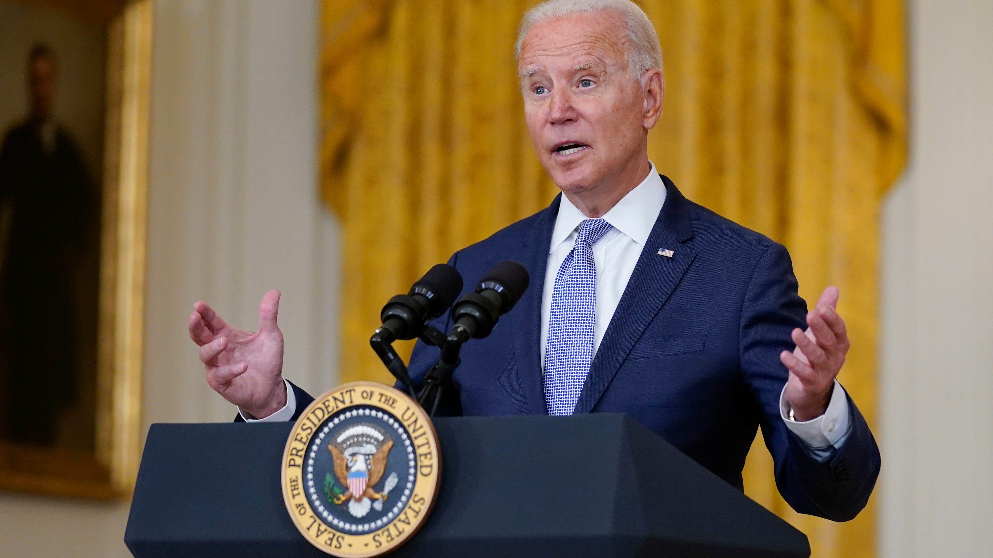 Biden eyes tougher vaccine rules without provoking backlash