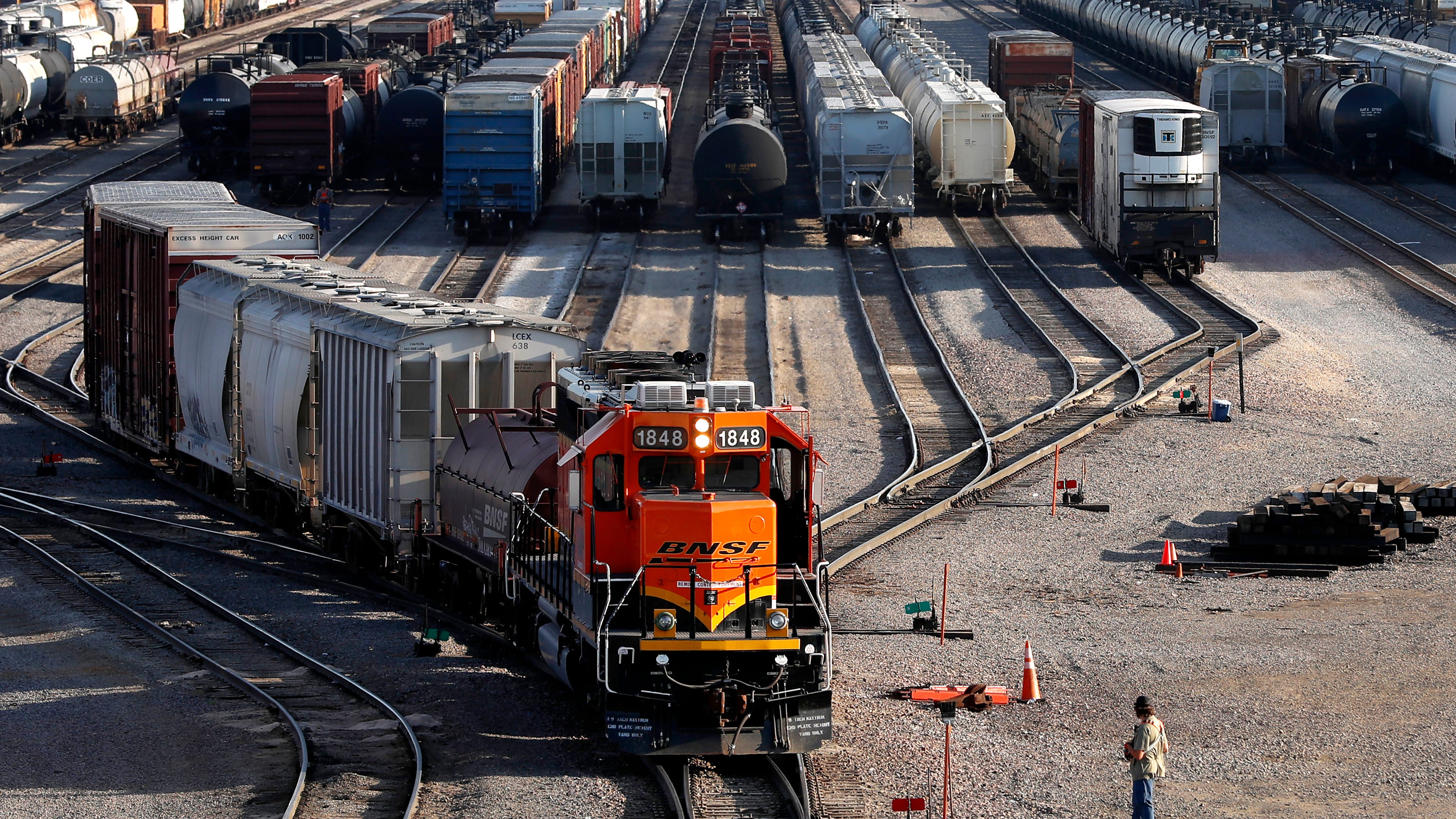 As deadline looms, railroads say strike would cost $2B a day