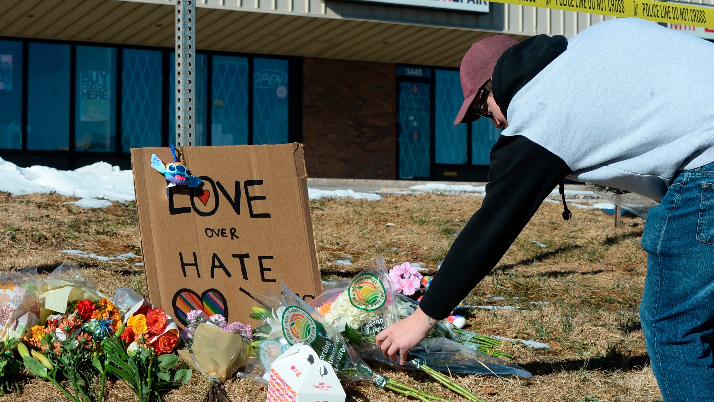Police: Gunman kills 5 at gay nightclub, subdued by patrons