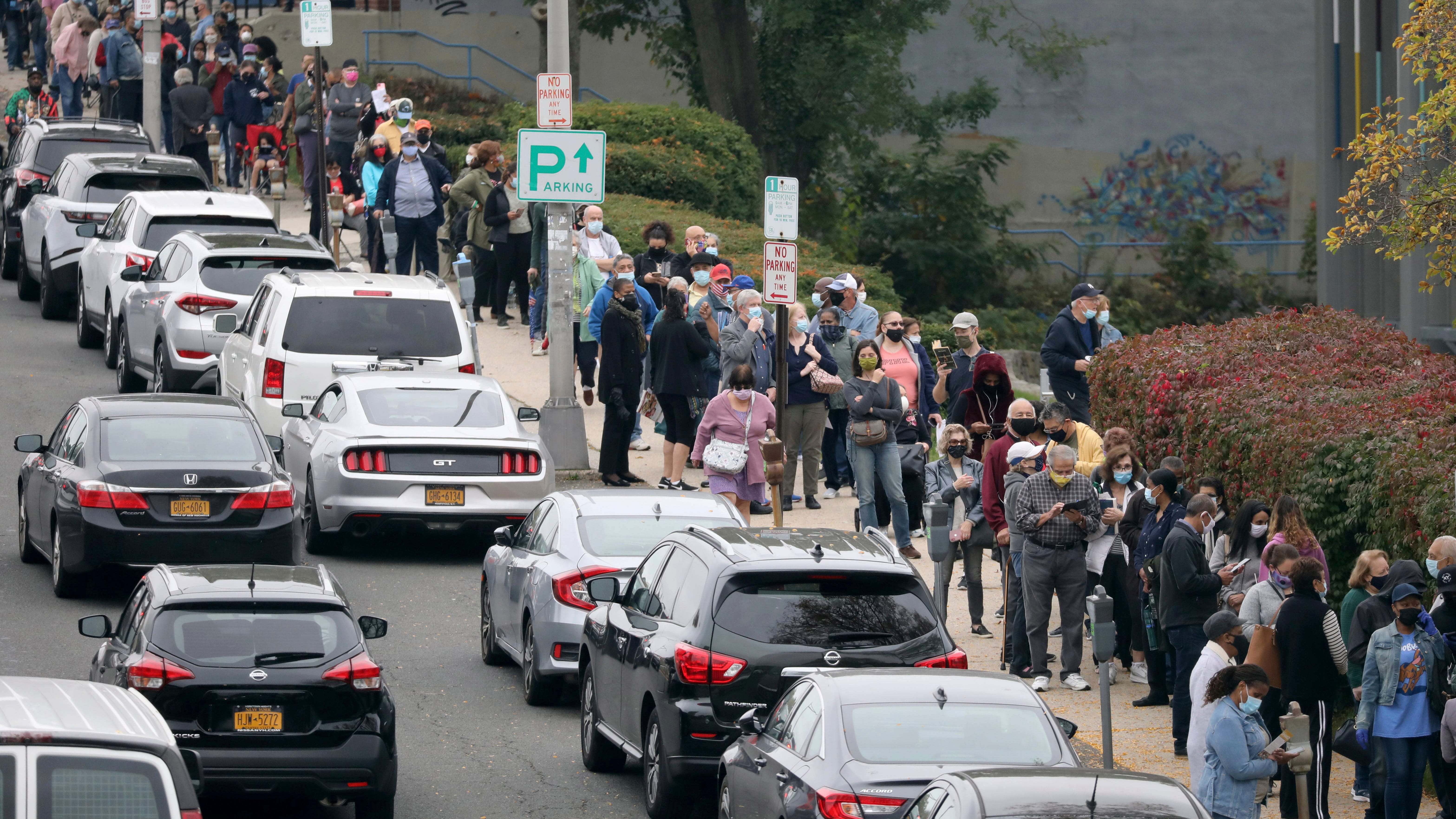 Early vote total exceeds 2016; GOP chips at Dems' advantage