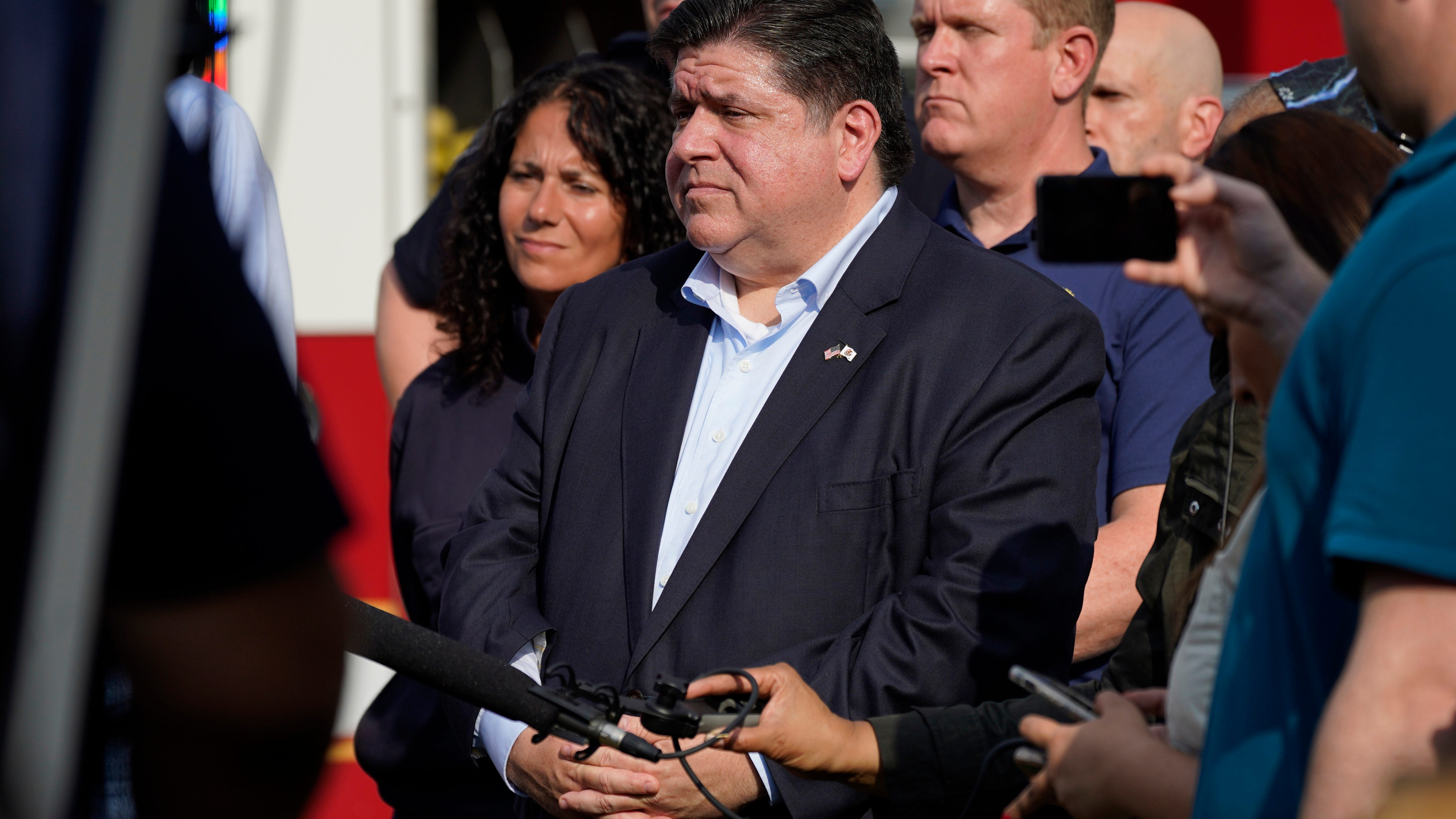 Governors offer Democrats aggressive reply on guns, abortion