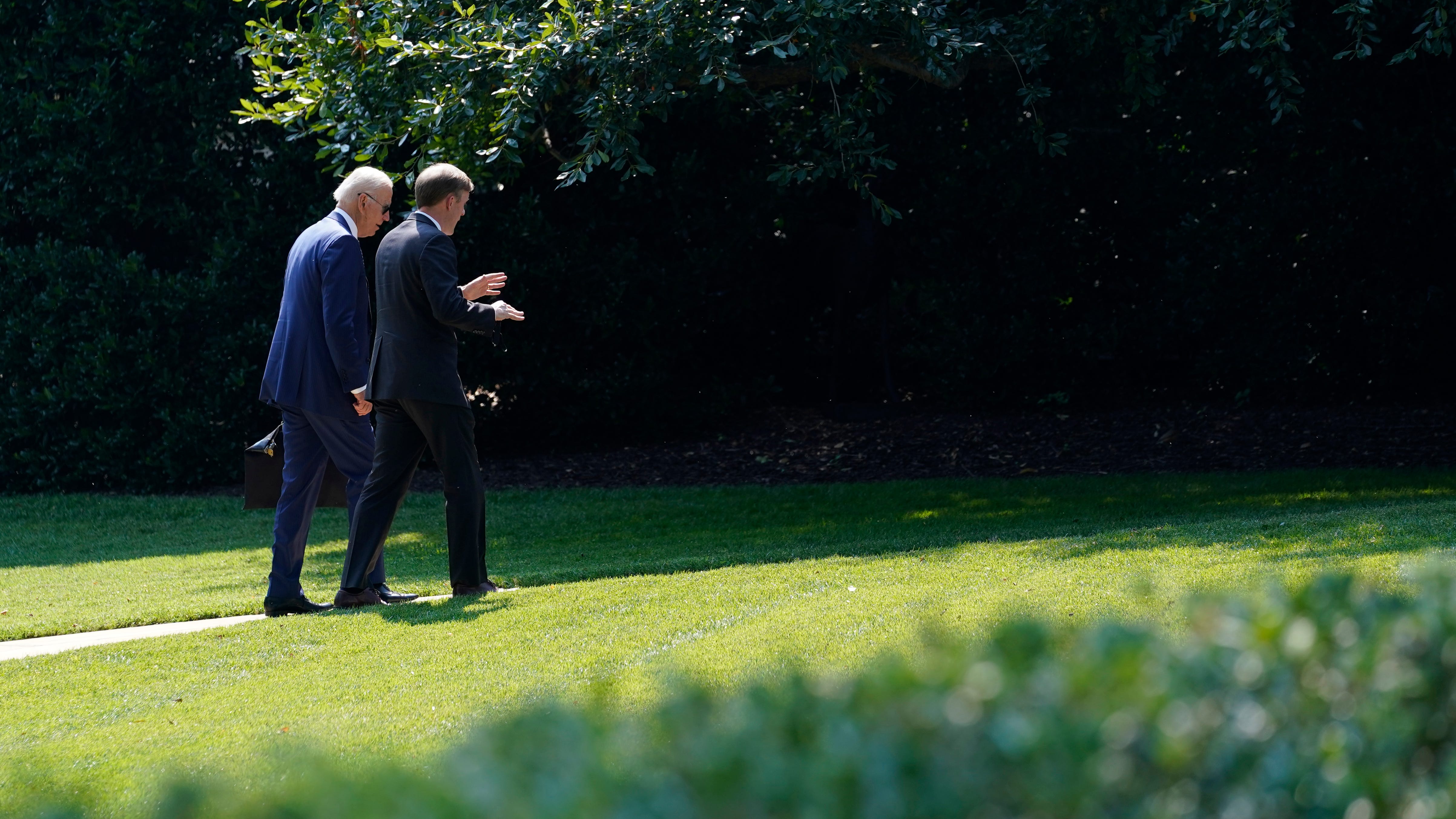Infrastructure talks leave Biden's entire agenda at risk