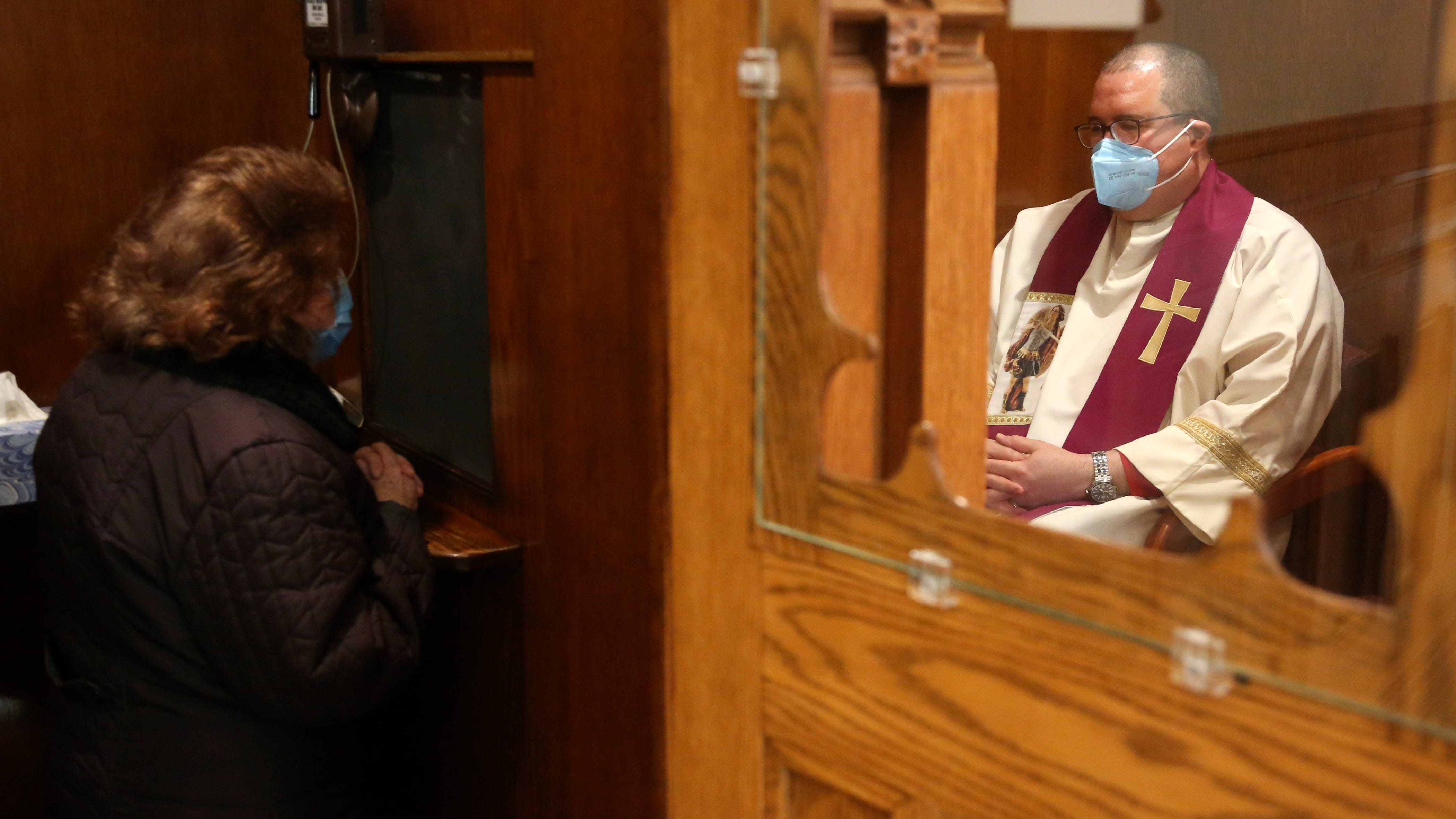 Church in NY virus epicenter leads congregants out of sorrow