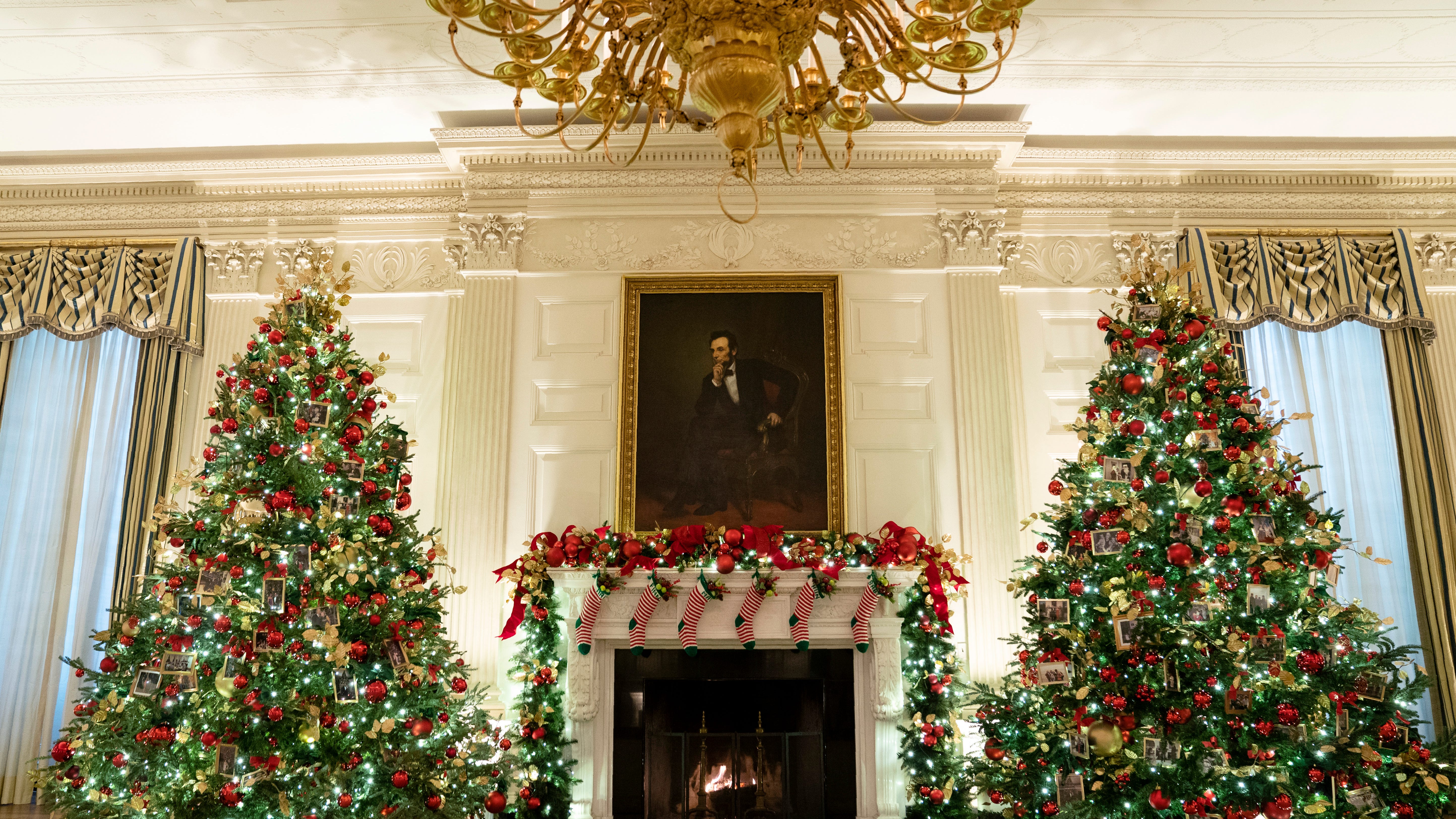 White House holiday decor honors COVID-19 frontline workers