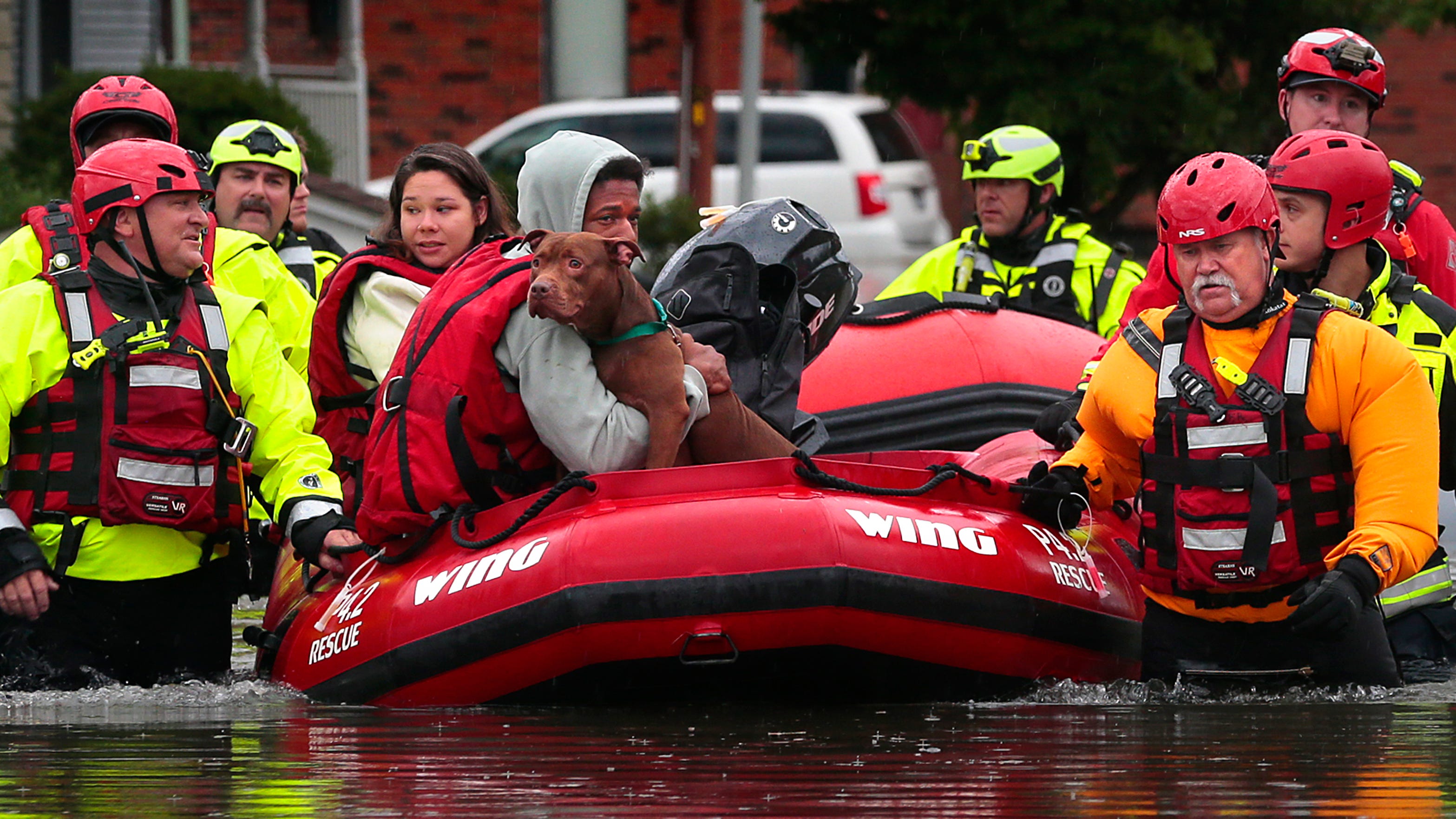 Record rainfall causes widespread flooding in St. Louis area
