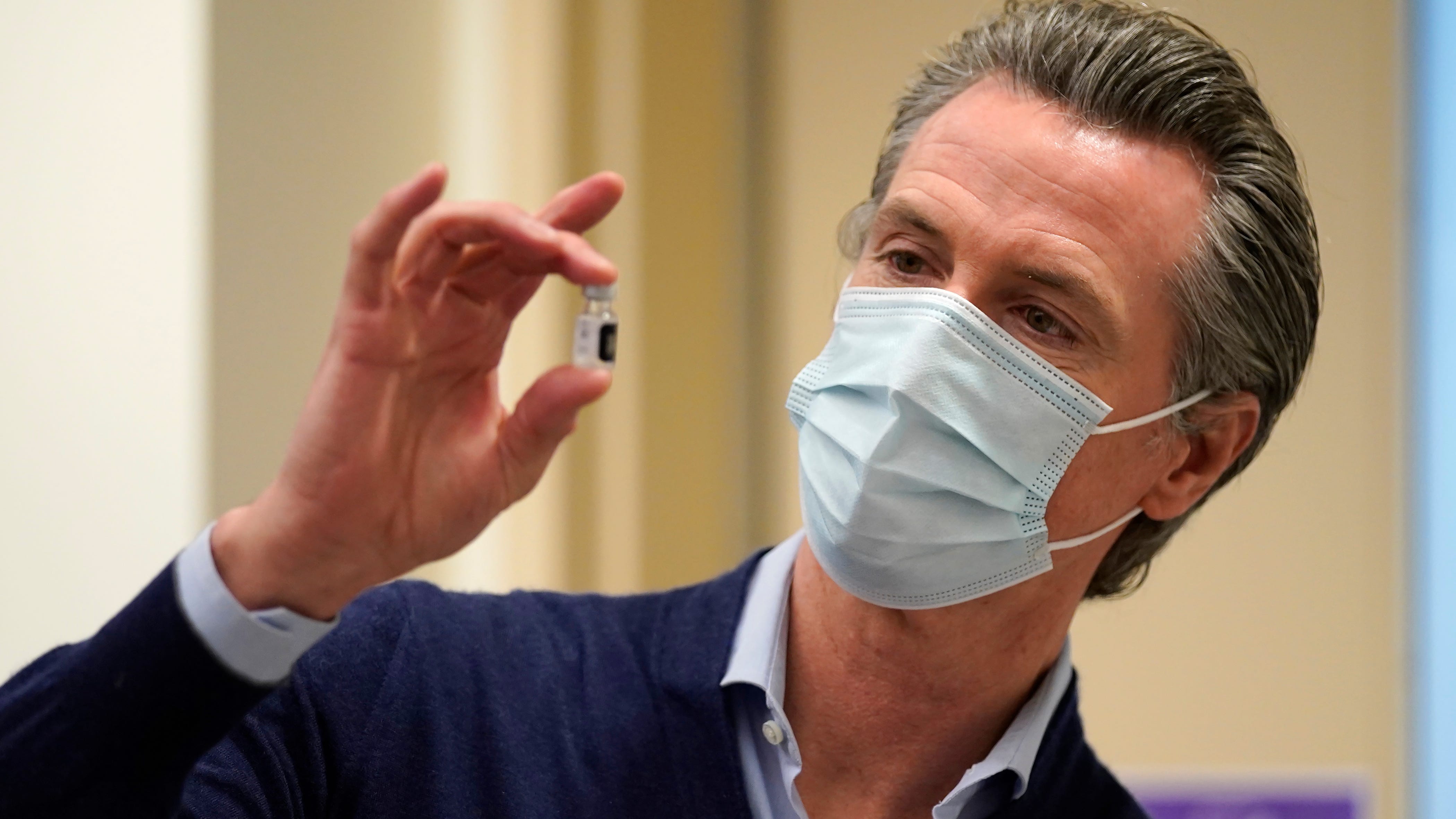 Governors scramble to speed vaccine effort after slow start