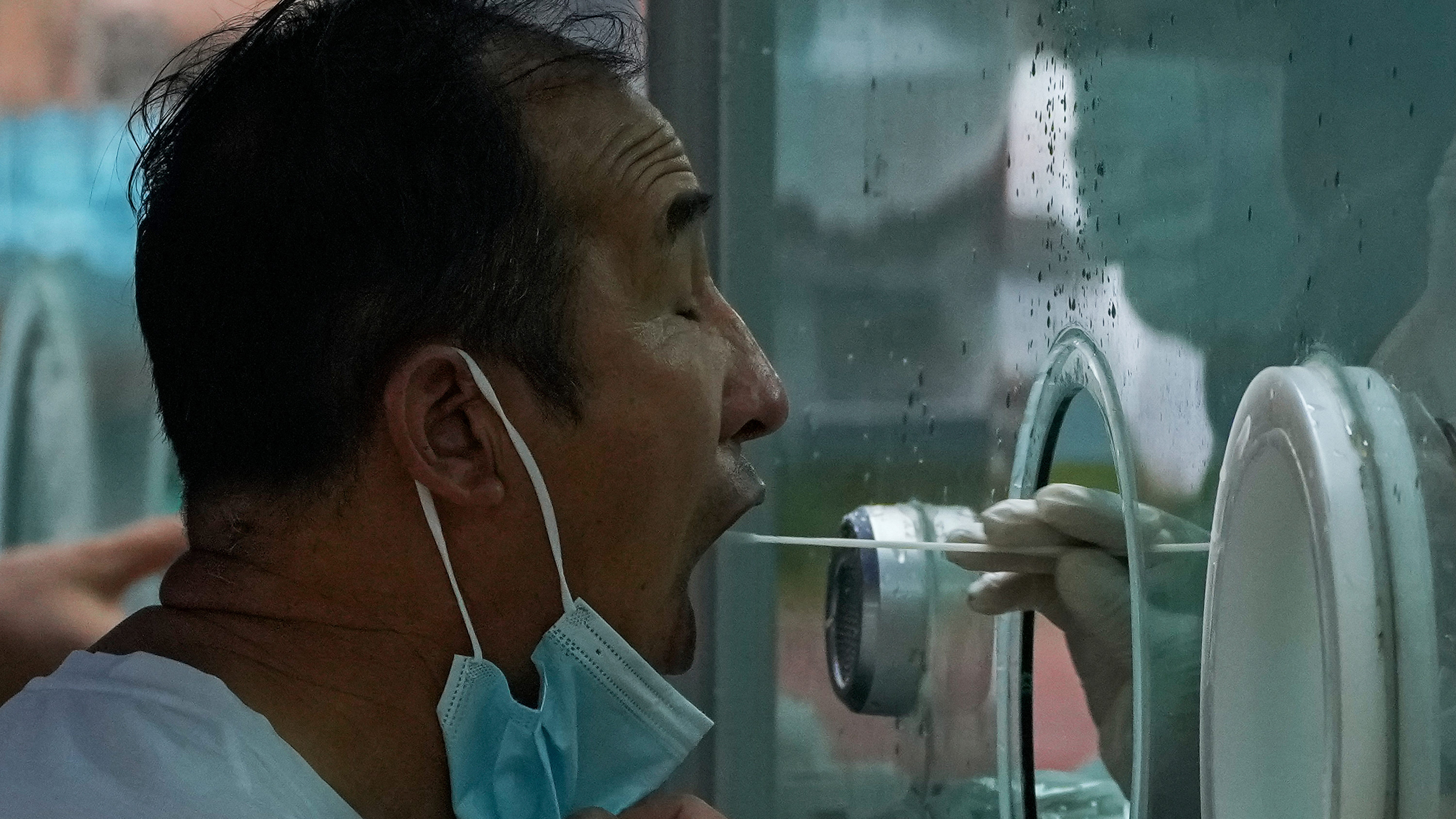 WHO: COVID-19 deaths fall overall by 9%, infections stable
