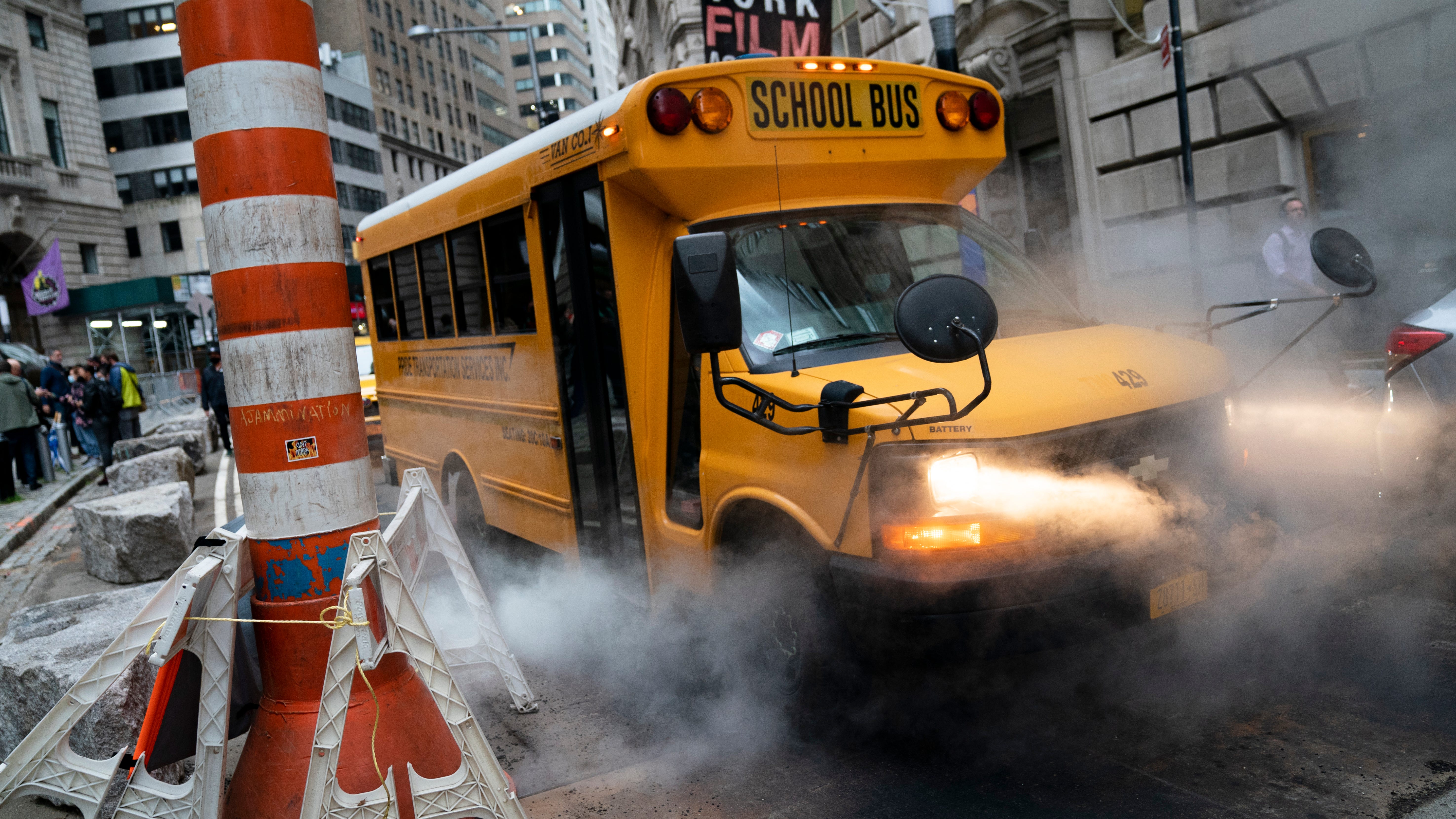 COVID vaccine mandate takes effect for NYC teachers, staff