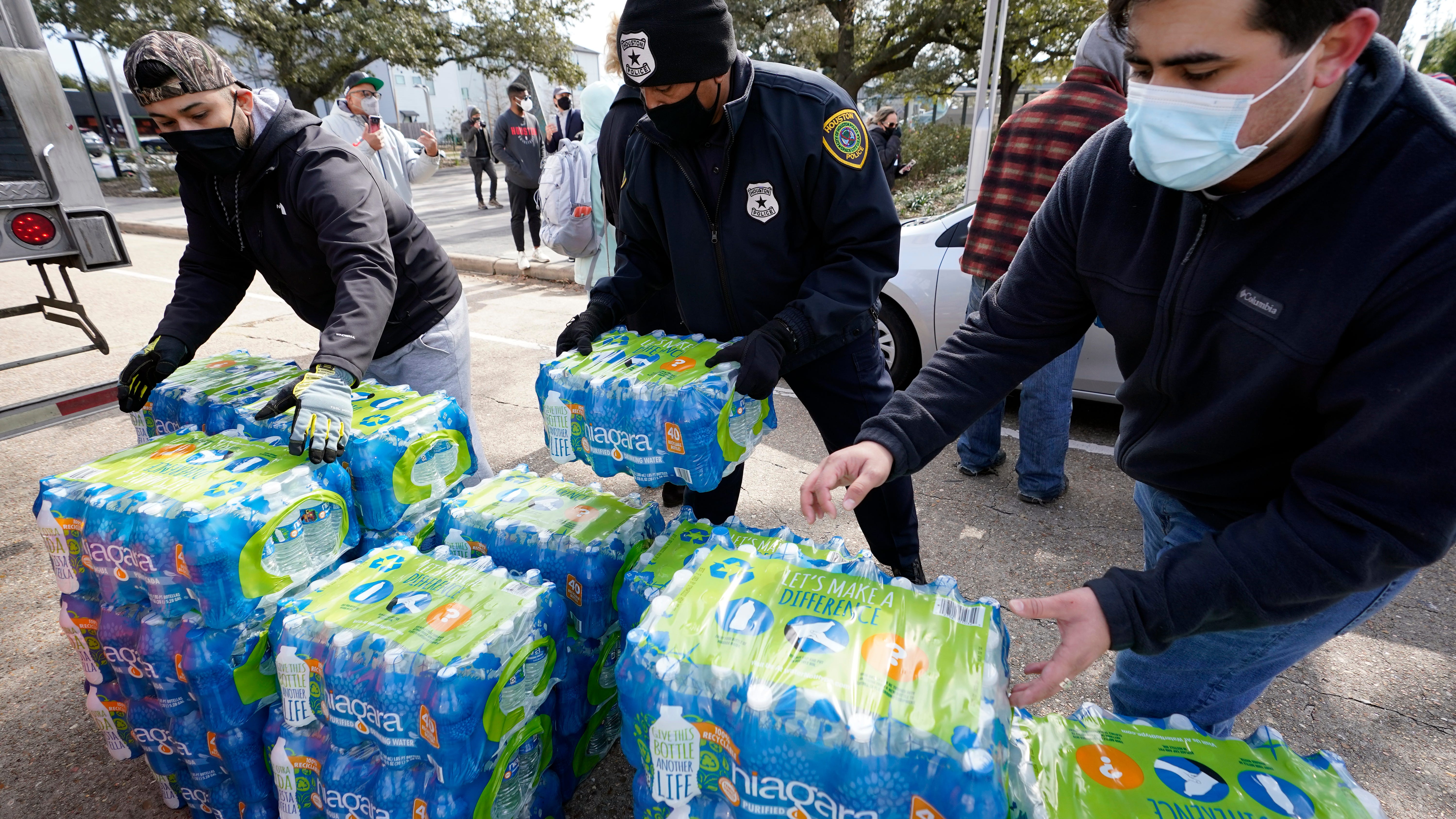 Texas prices for lodging, necessities skyrocket amid storm